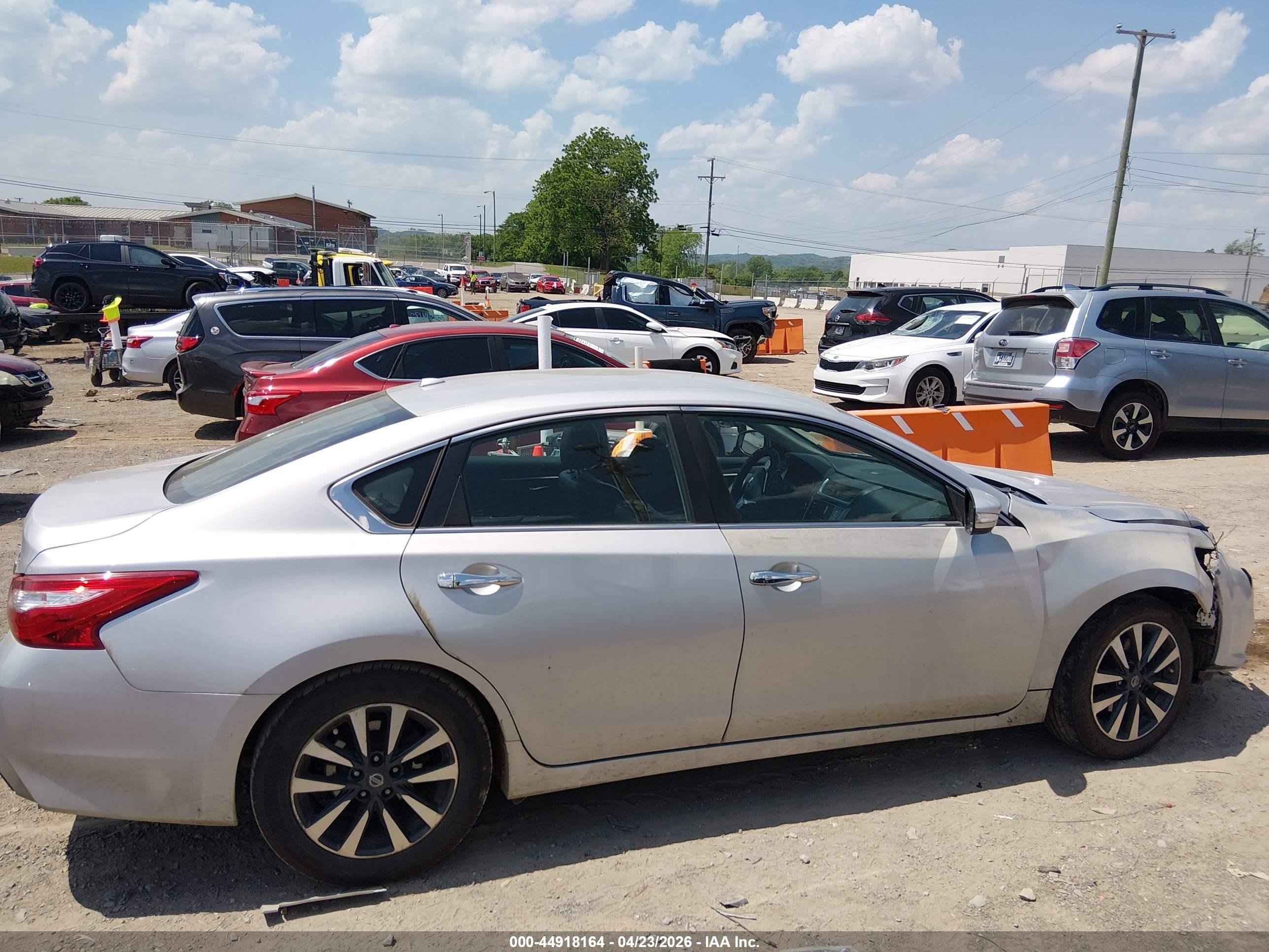 2017 Nissan Altima 2.5 Sl Серебряный vin: 1N4AL3AP3HC175030