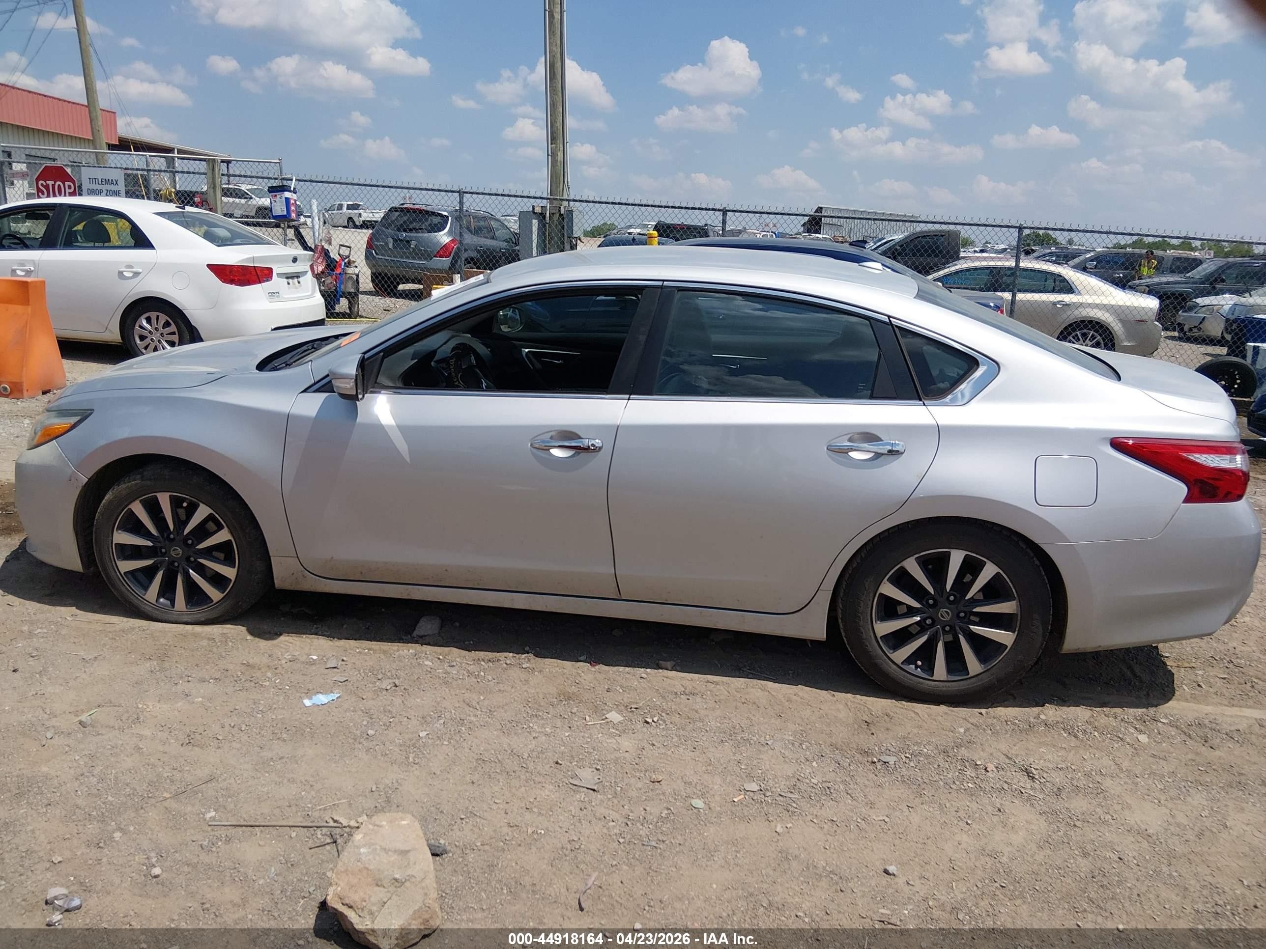2017 Nissan Altima 2.5 Sl Серебряный vin: 1N4AL3AP3HC175030