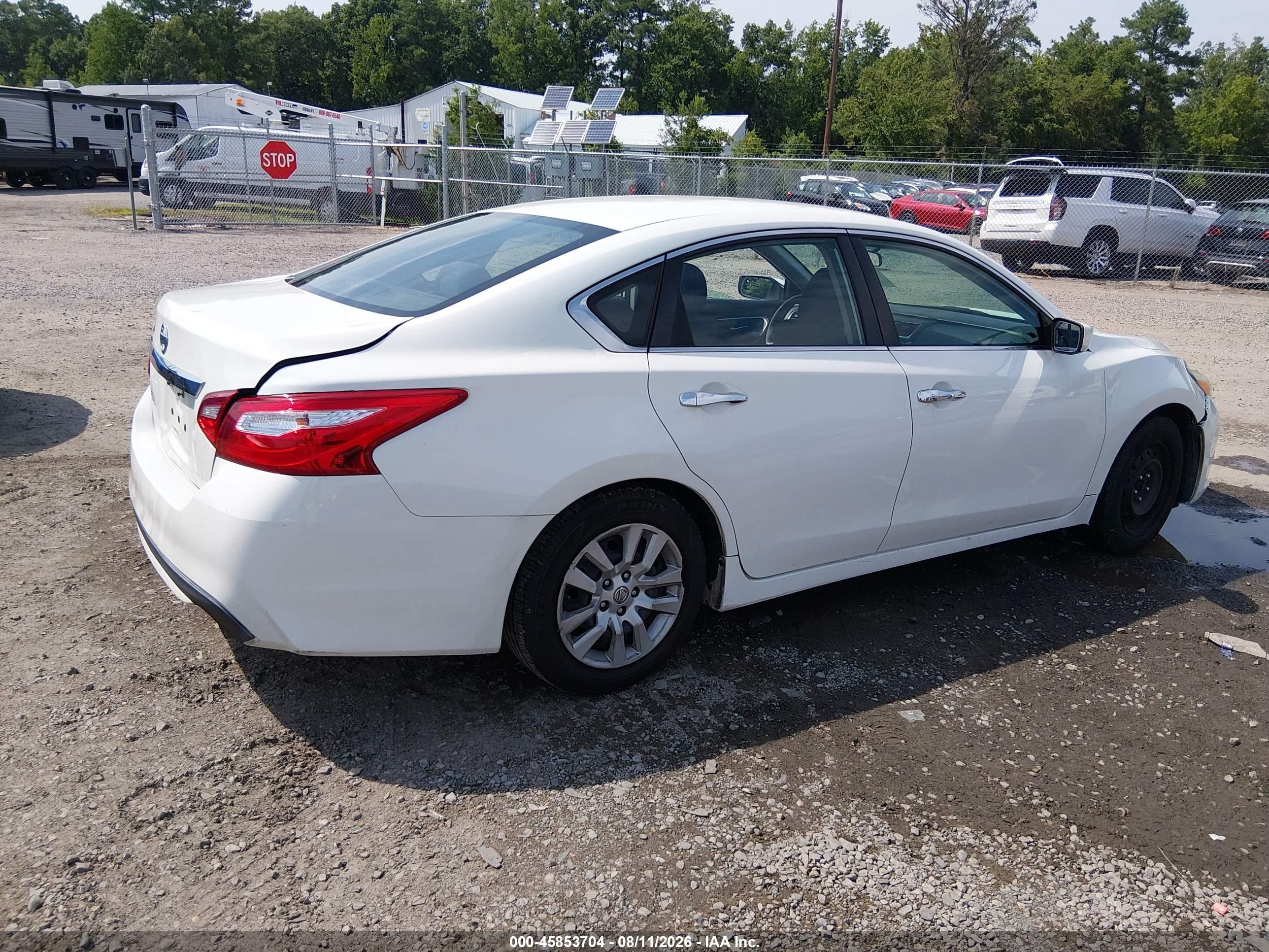 2017 Nissan Altima 2.5 S Белый vin: 1N4AL3AP3HC226851