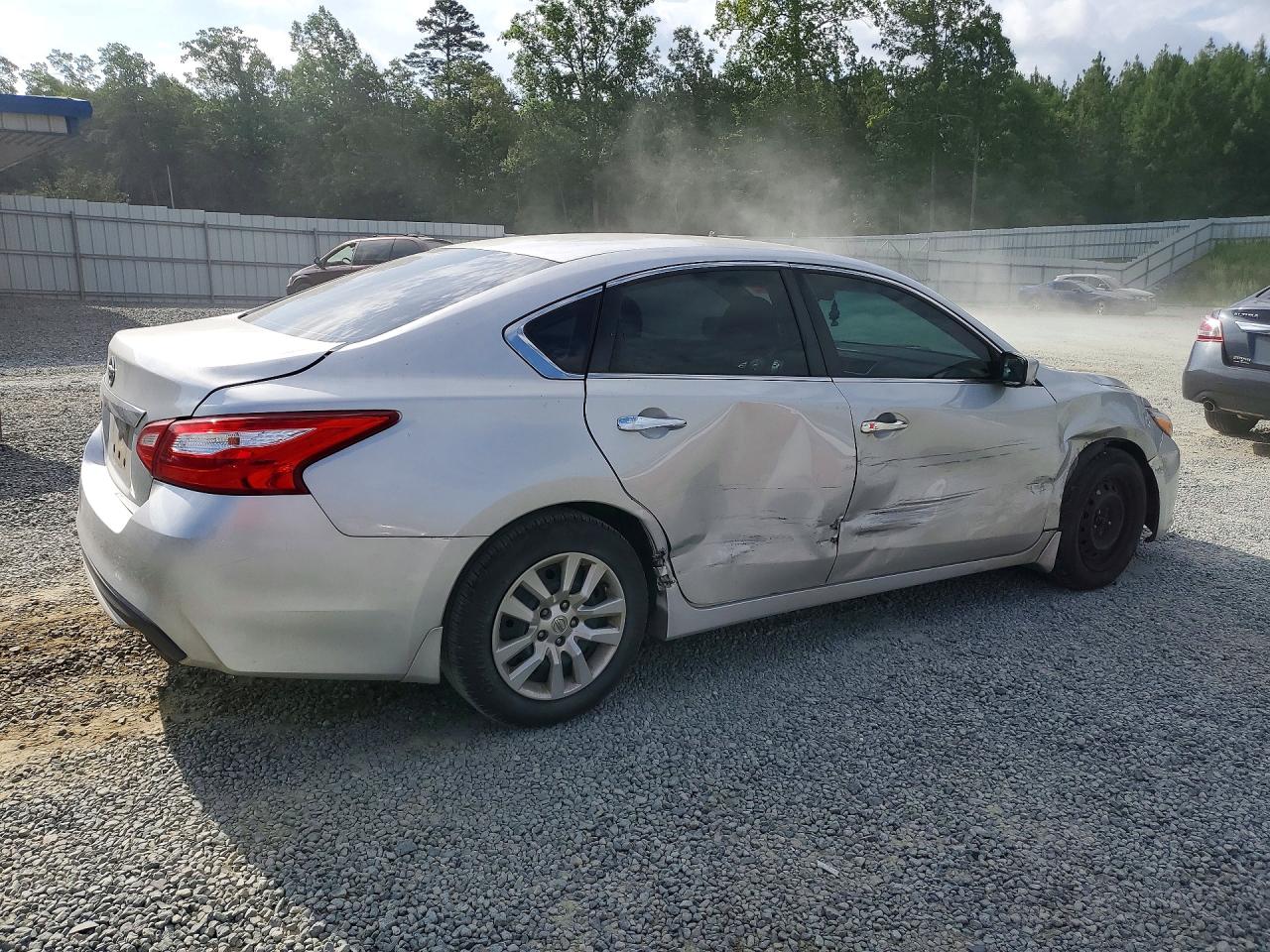 2017 Nissan Altima 2.5 S Silver vin: 1N4AL3AP3HC229474