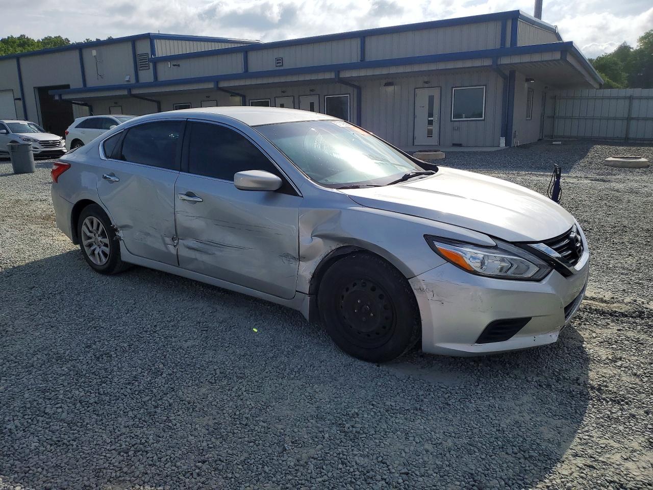2017 Nissan Altima 2.5 S Silver vin: 1N4AL3AP3HC229474