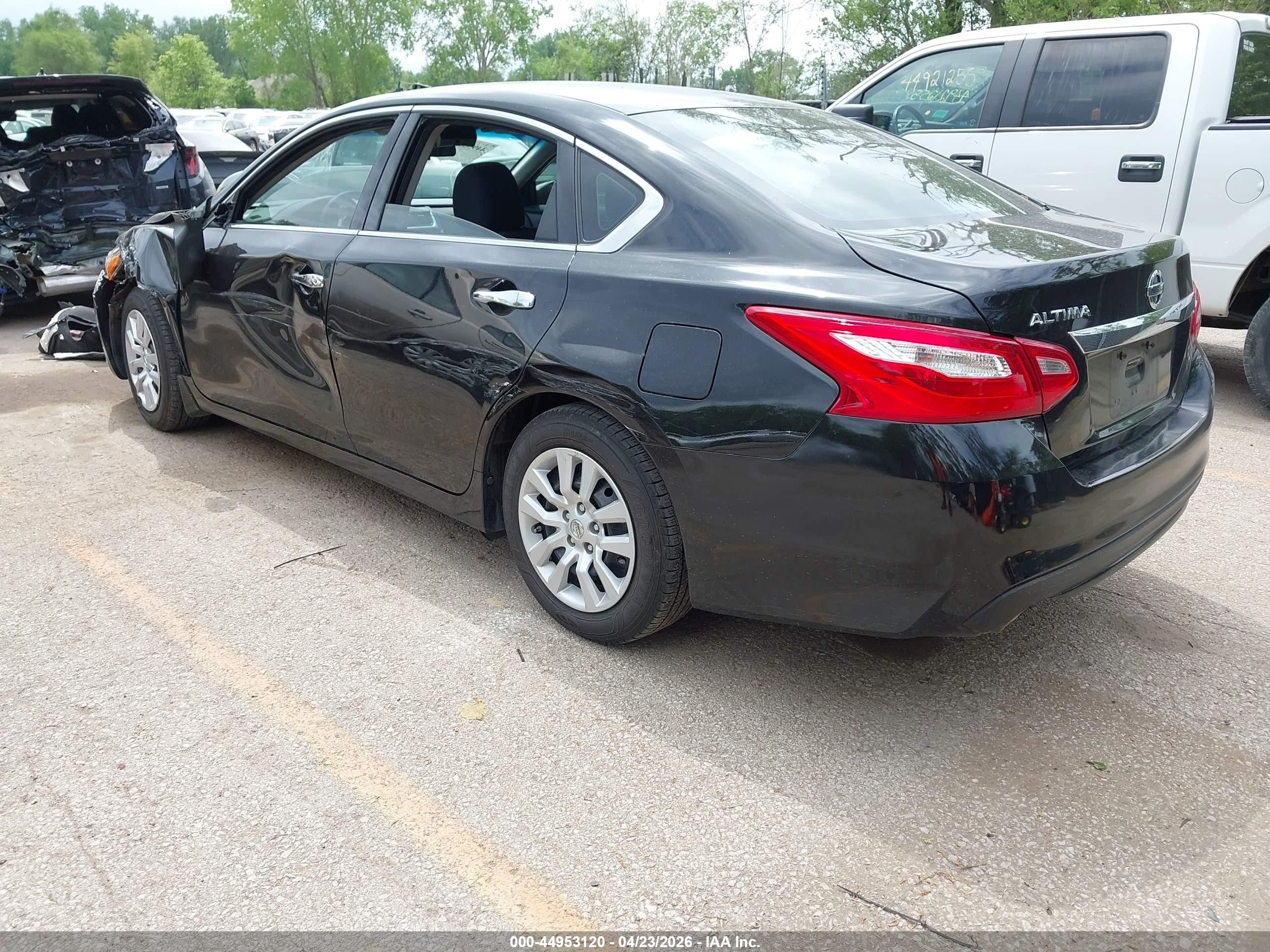 2017 Nissan Altima 2.5 S Черный vin: 1N4AL3AP3HC476865