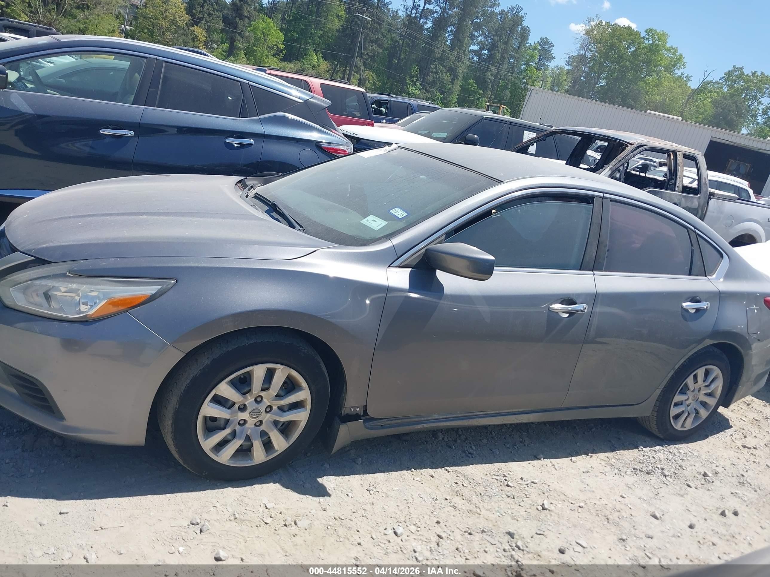 2017 Nissan Altima 2.5 S Серый vin: 1N4AL3AP3HC490510