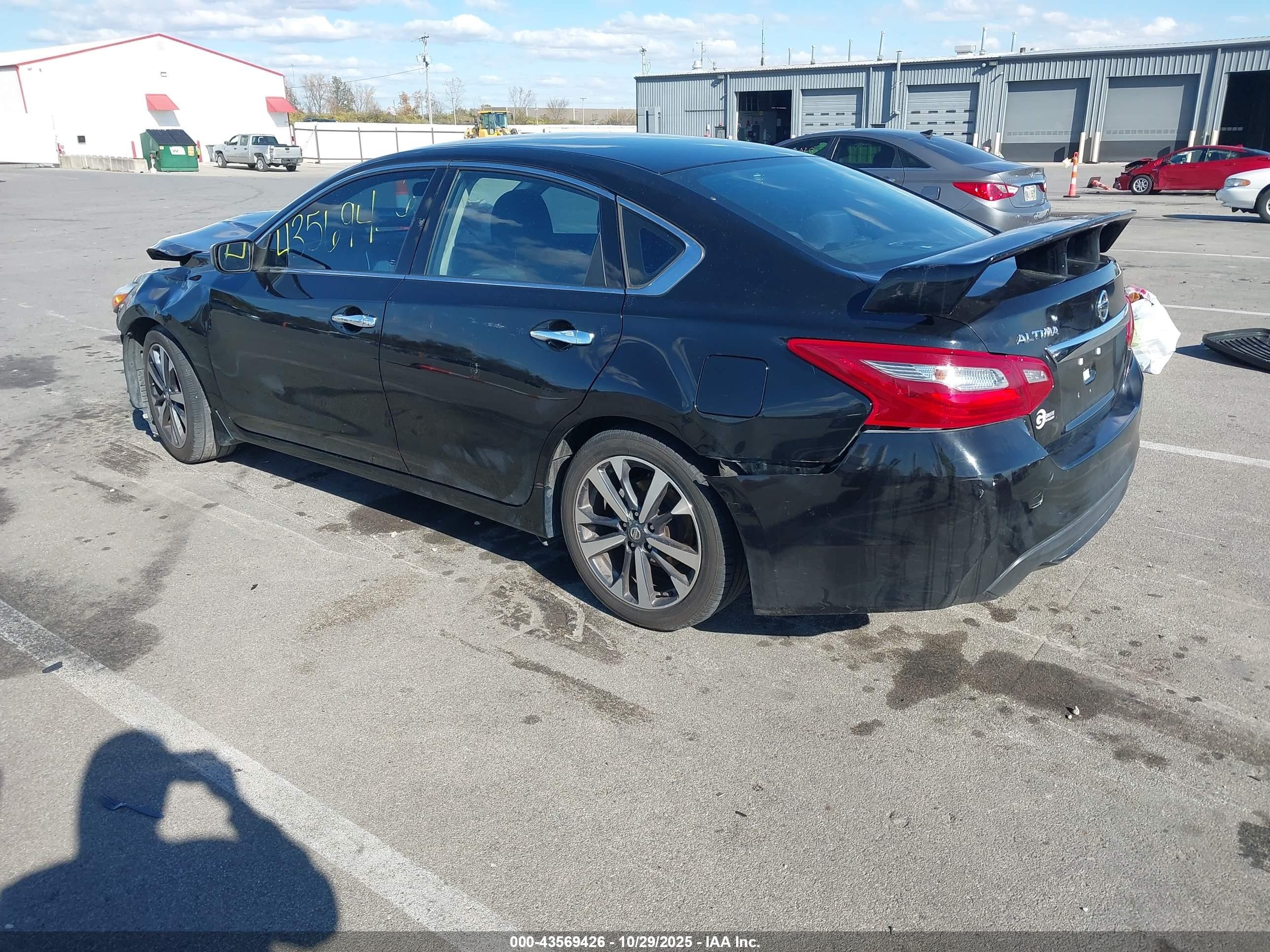 2018 Nissan Altima 2.5 S Черный vin: 1N4AL3AP3JC131521