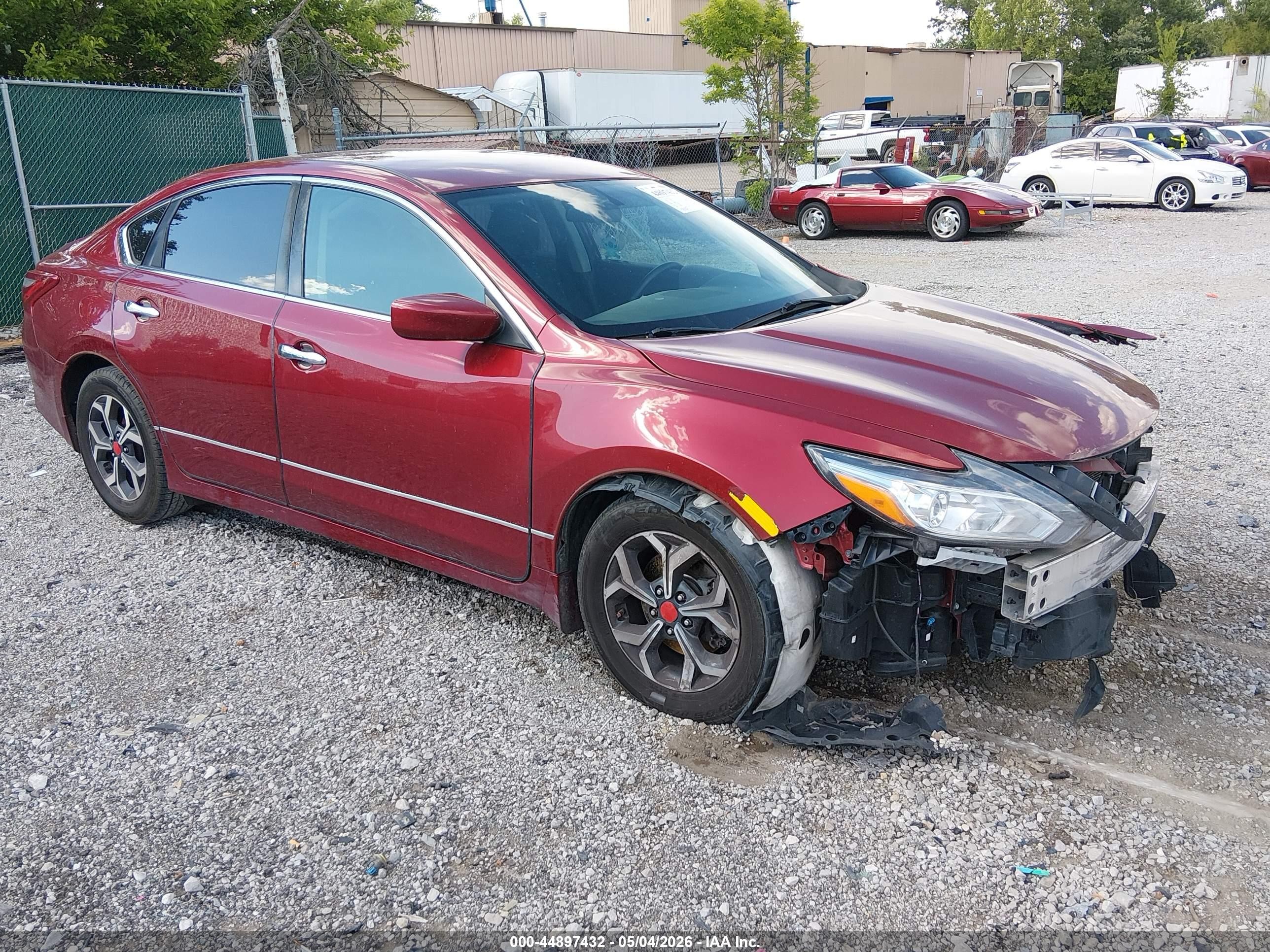 2018 Nissan Altima 2.5 S Maroon vin: 1N4AL3AP3JC189466