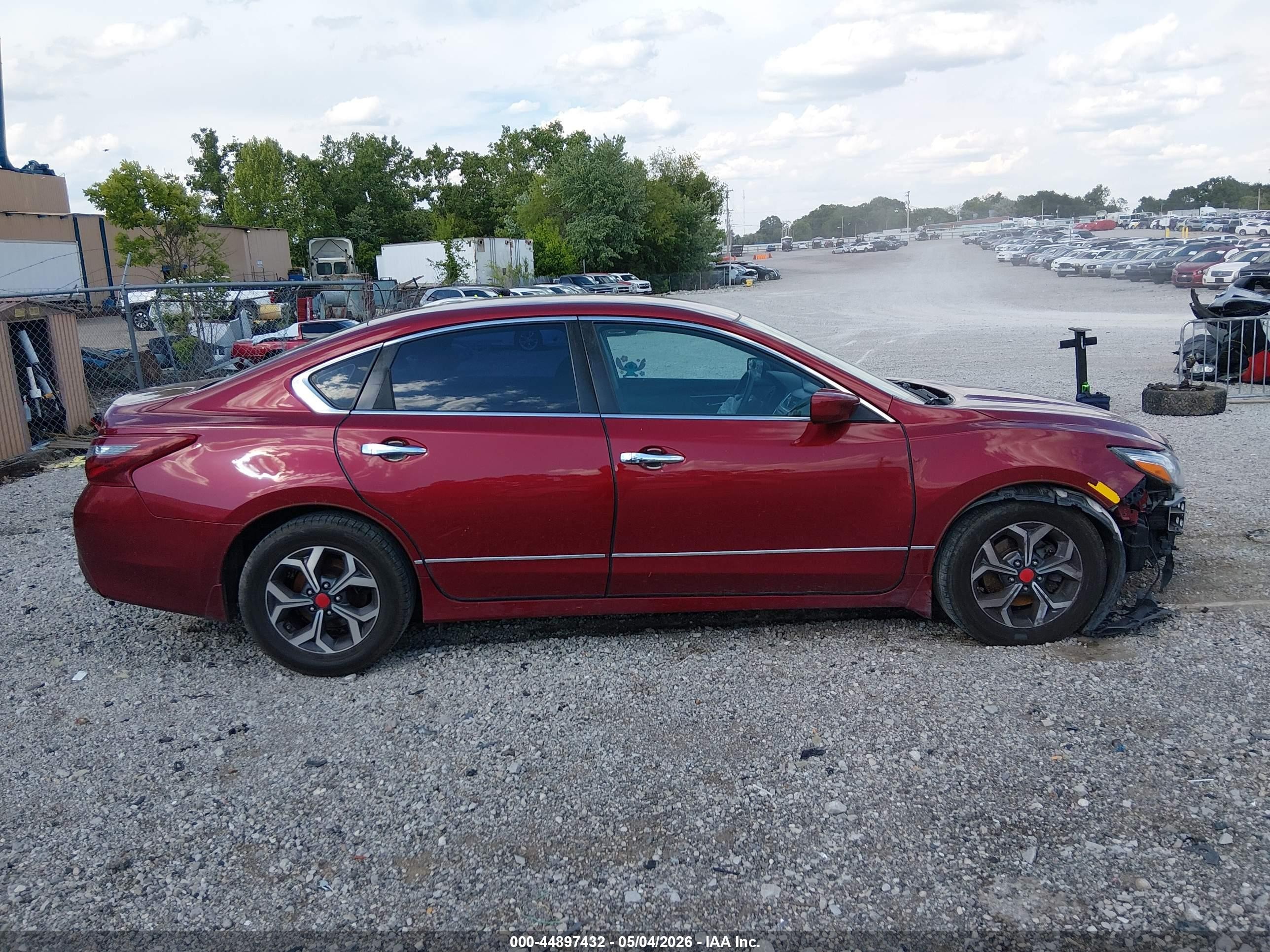 2018 Nissan Altima 2.5 S Темно-бордовый vin: 1N4AL3AP3JC189466