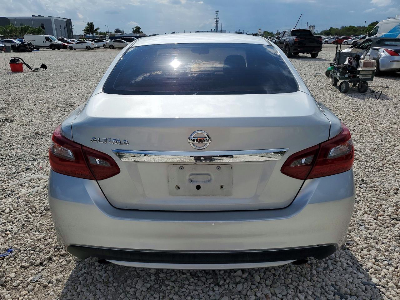 2018 Nissan Altima 2.5 S Silver vin: 1N4AL3AP3JC194828