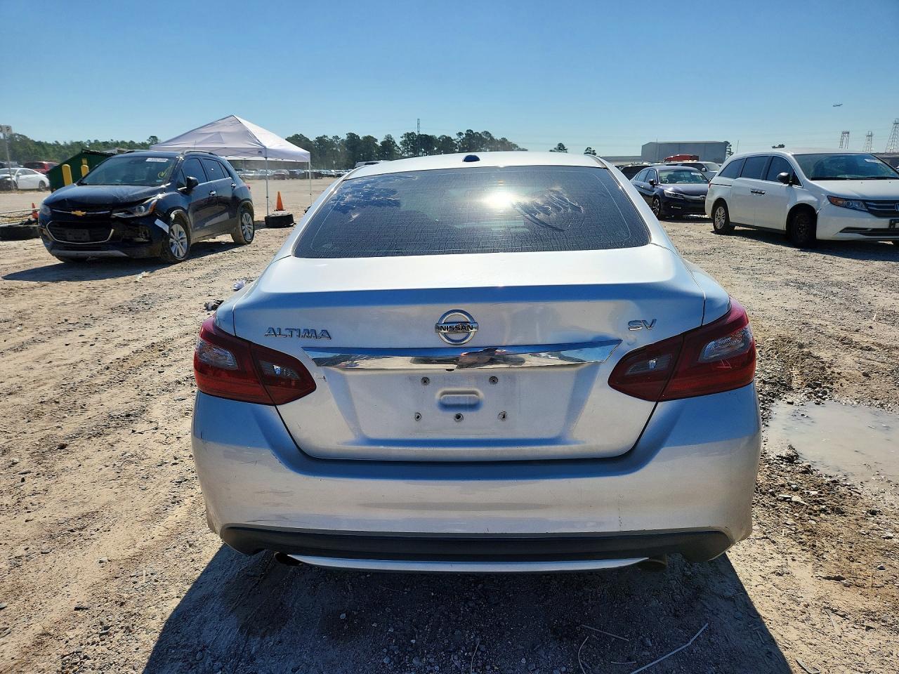 2018 Nissan Altima 2.5 Sv Silver vin: 1N4AL3AP3JC243672
