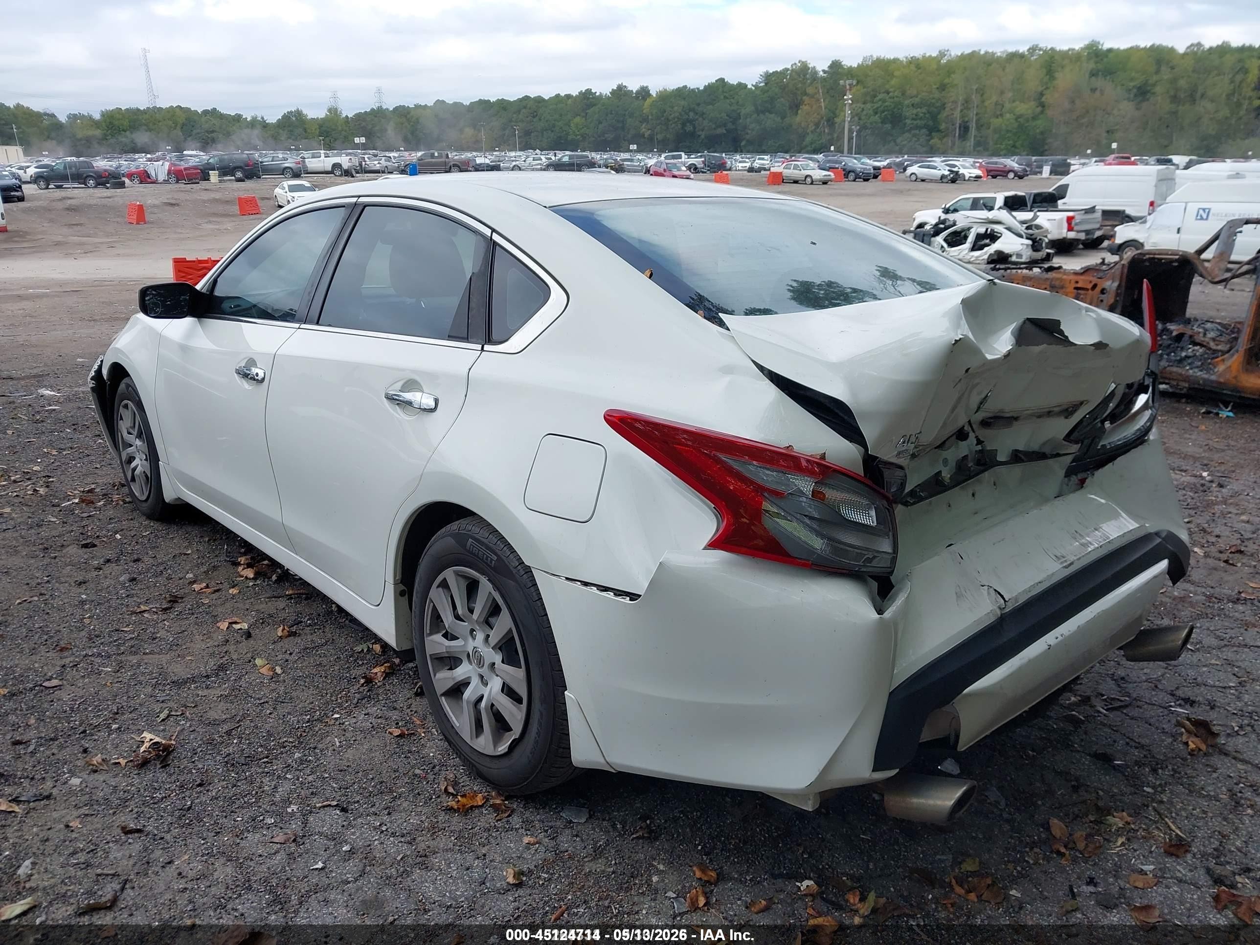 2018 Nissan Altima 2.5 S White vin: 1N4AL3AP3JC247298