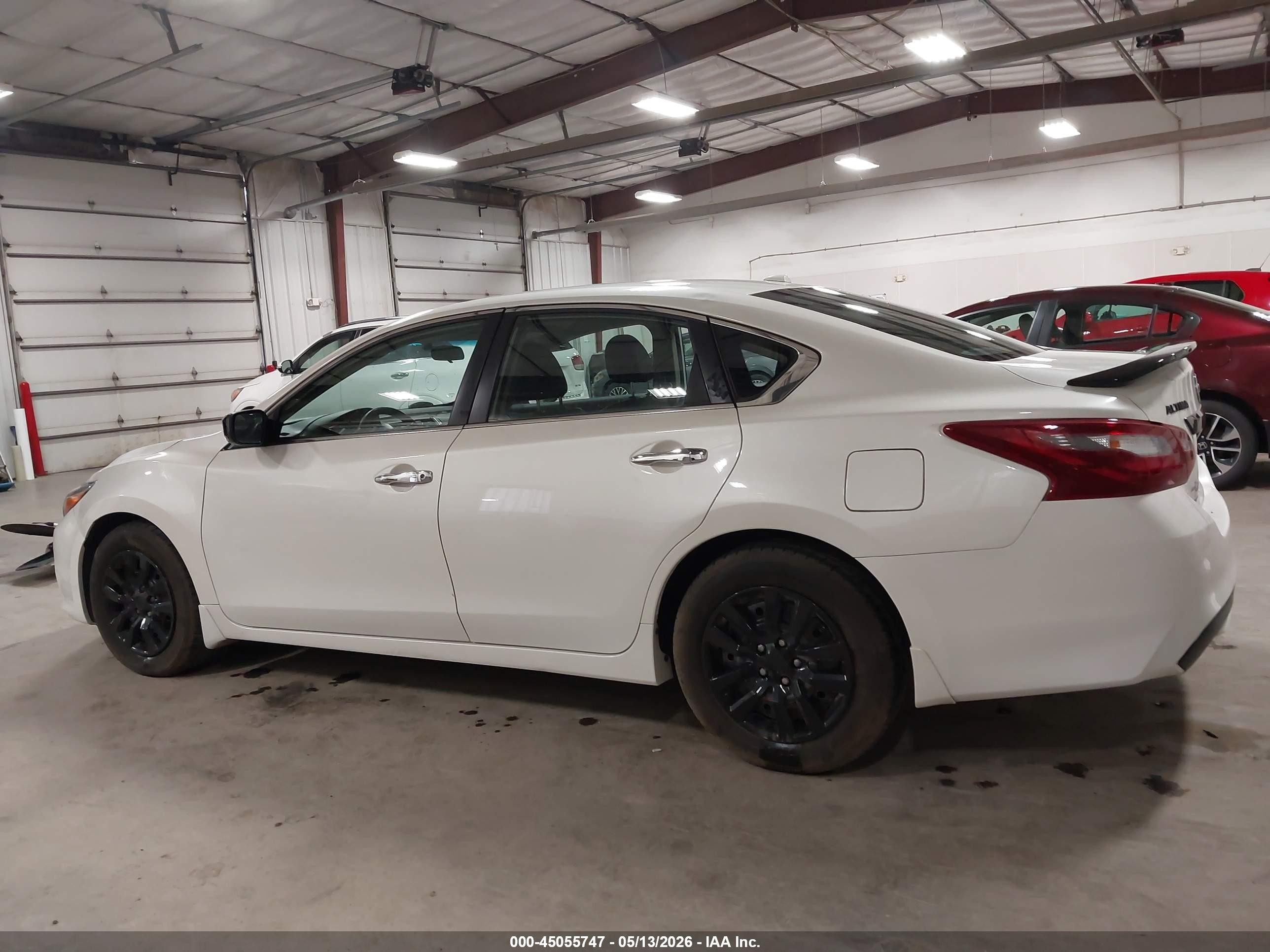 2018 Nissan Altima 2.5 Sr Белый vin: 1N4AL3AP3JC298347