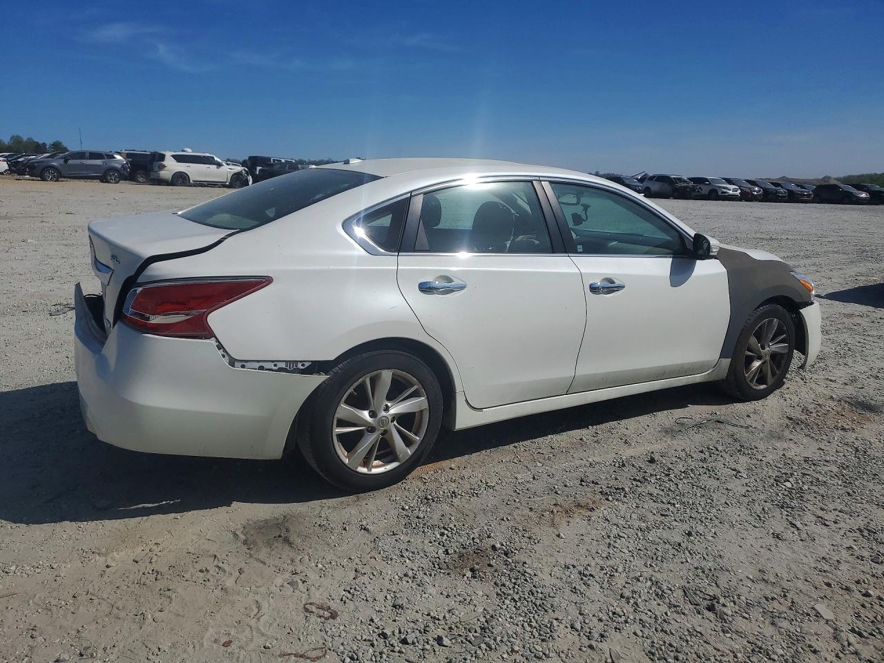 2013 Nissan Altima 2.5 White vin: 1N4AL3AP4DC105241
