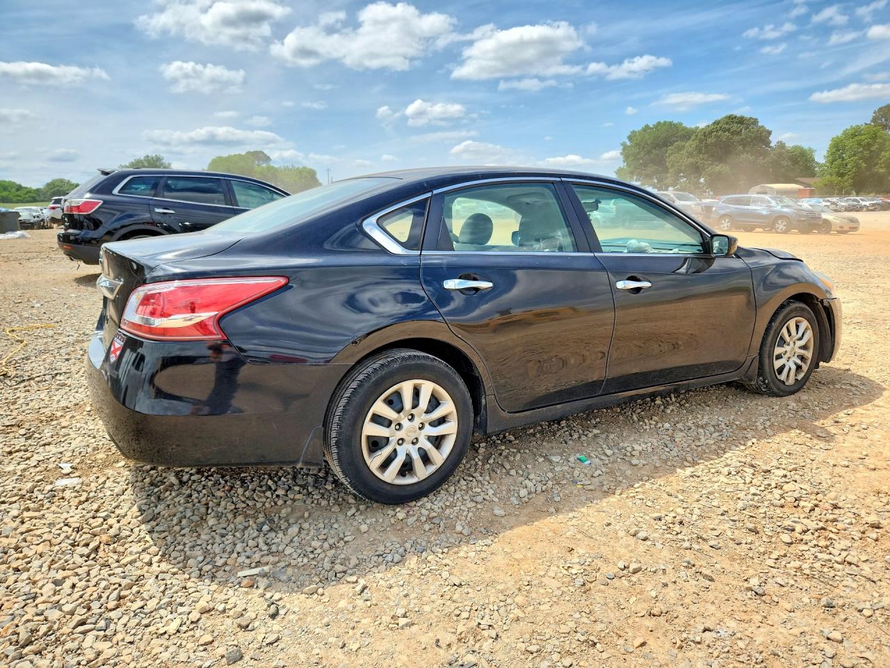 2013 Niss Altima Black vin: 1N4AL3AP4DC117728
