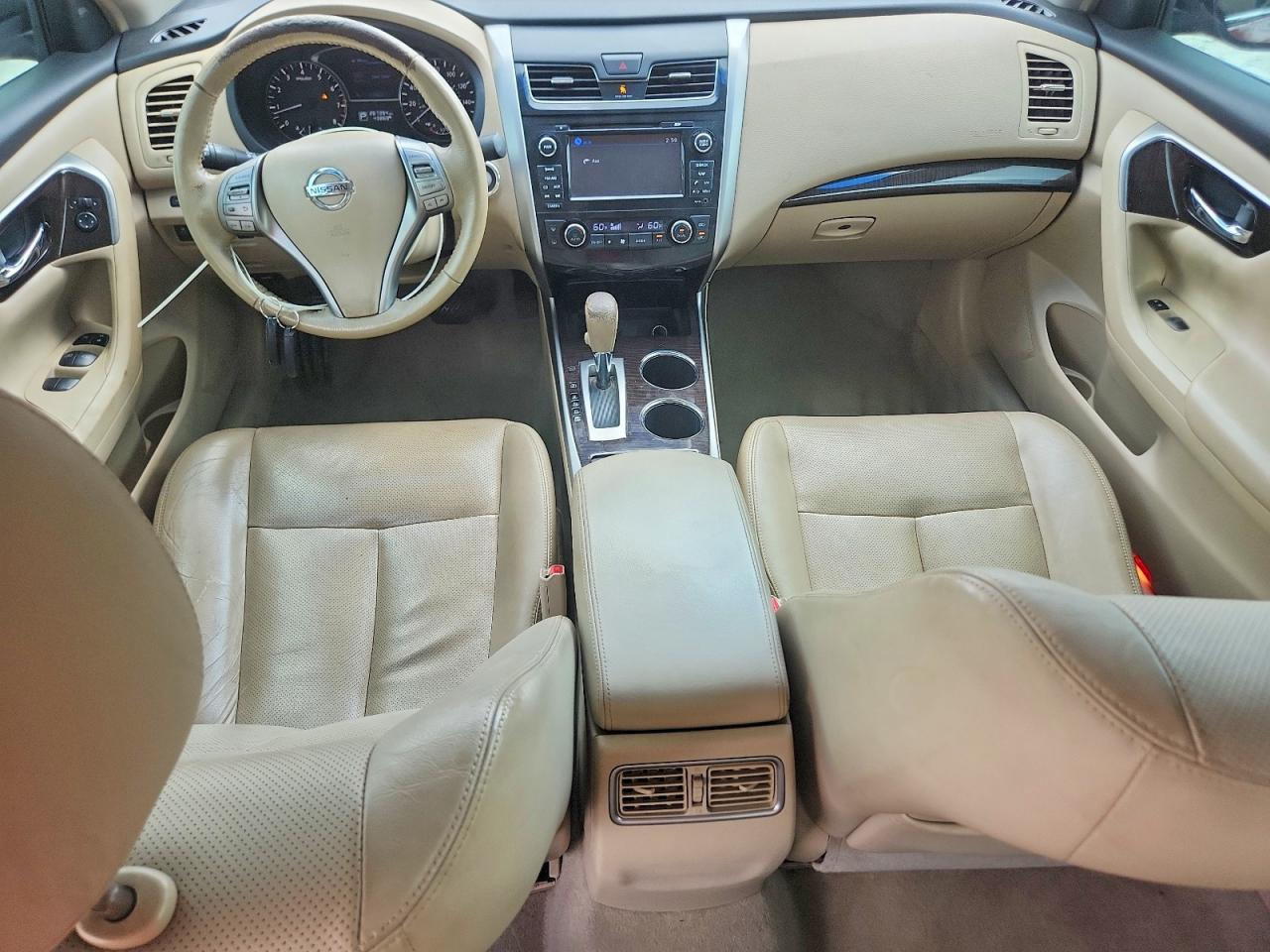 2013 Nissan Altima 2.5 Red vin: 1N4AL3AP4DC151460