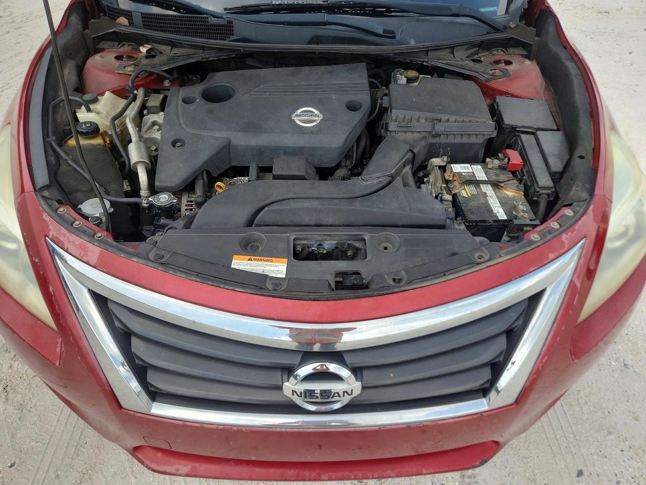 2013 Nissan Altima 2.5 Red vin: 1N4AL3AP4DC151460
