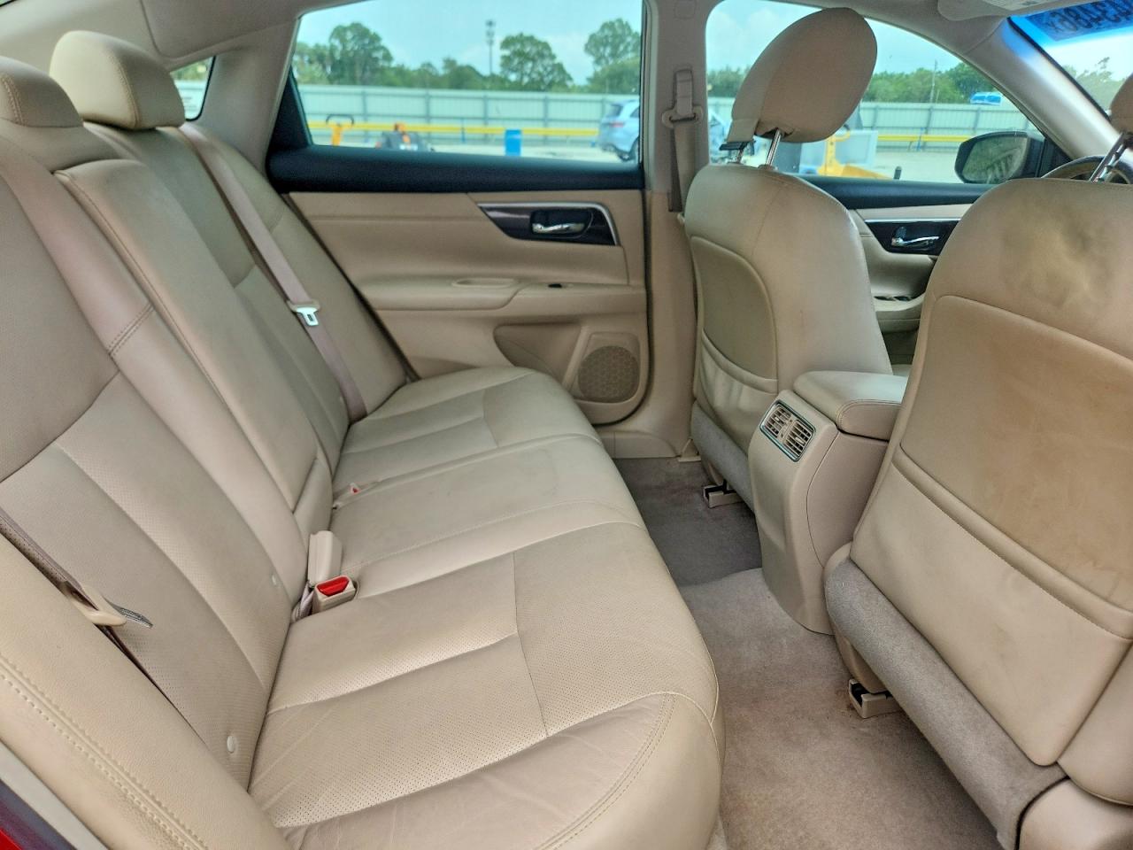 2013 Nissan Altima 2.5 Red vin: 1N4AL3AP4DC151460