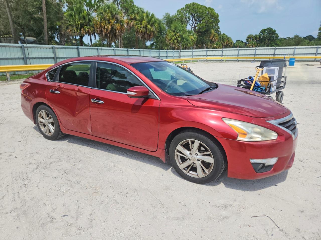 2013 Nissan Altima 2.5 Red vin: 1N4AL3AP4DC151460