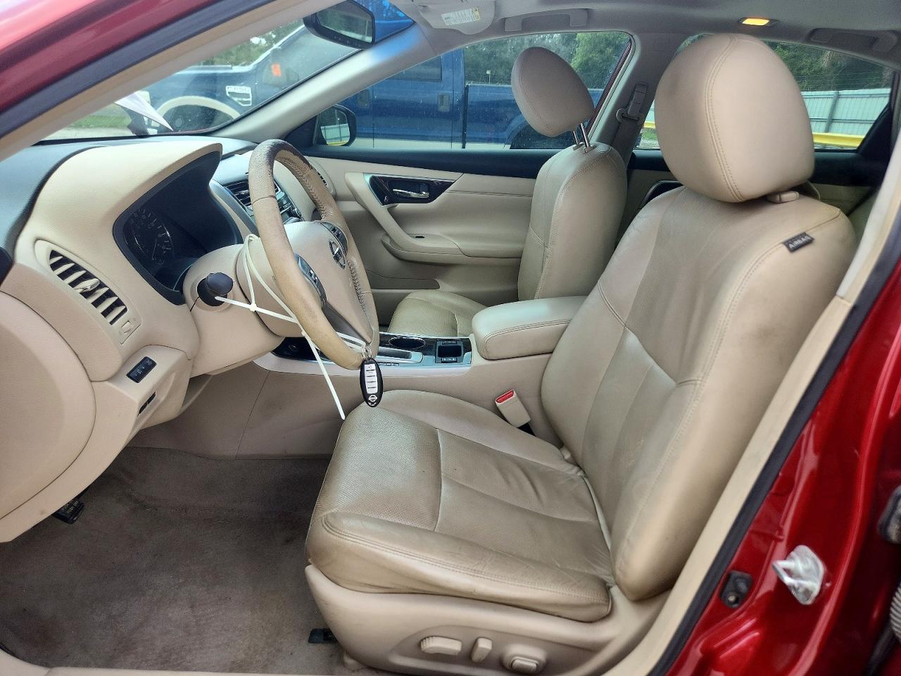 2013 Nissan Altima 2.5 Red vin: 1N4AL3AP4DC151460