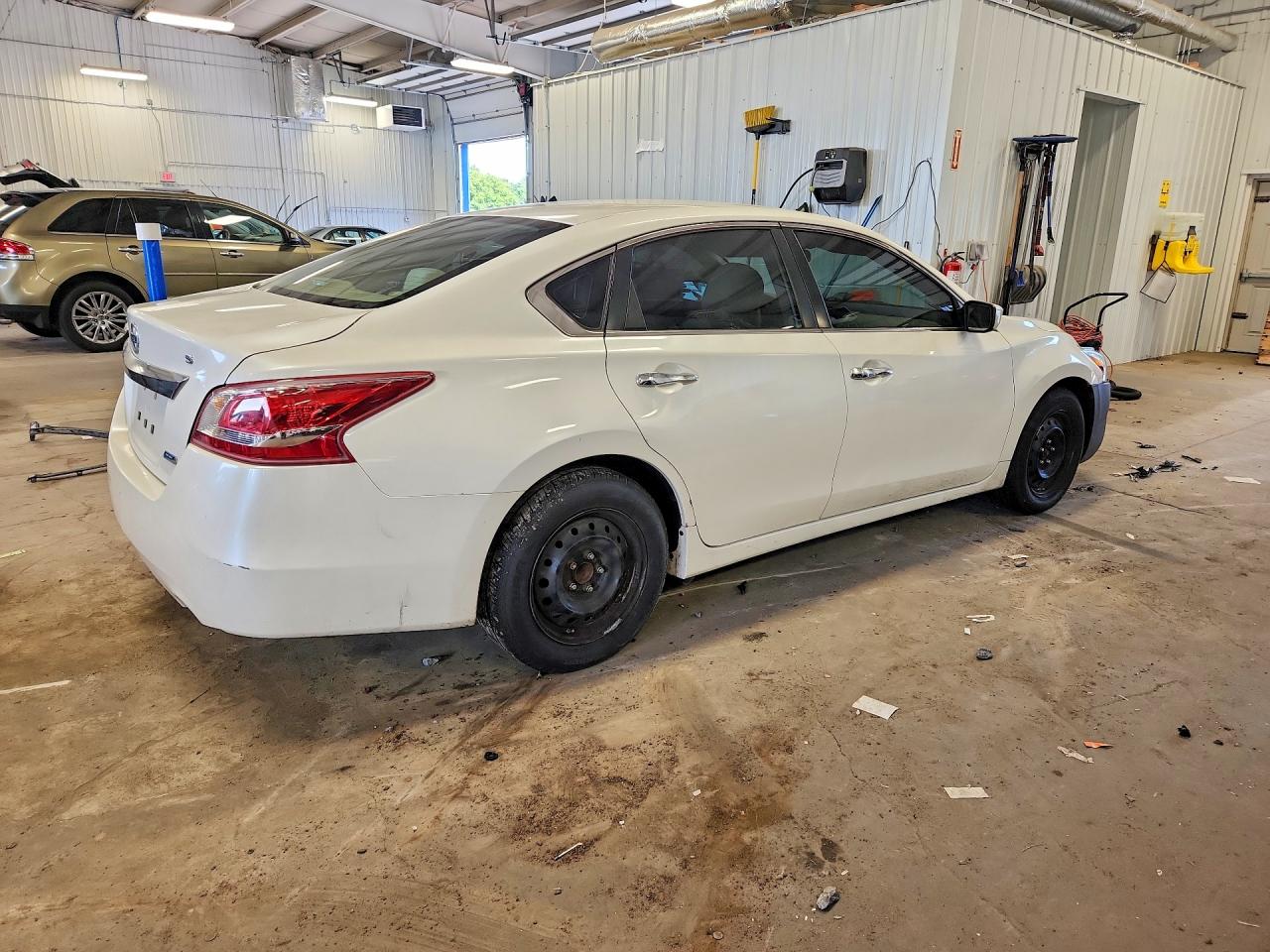 2013 Nissan Altima 2.5 Белый vin: 1N4AL3AP4DC154875
