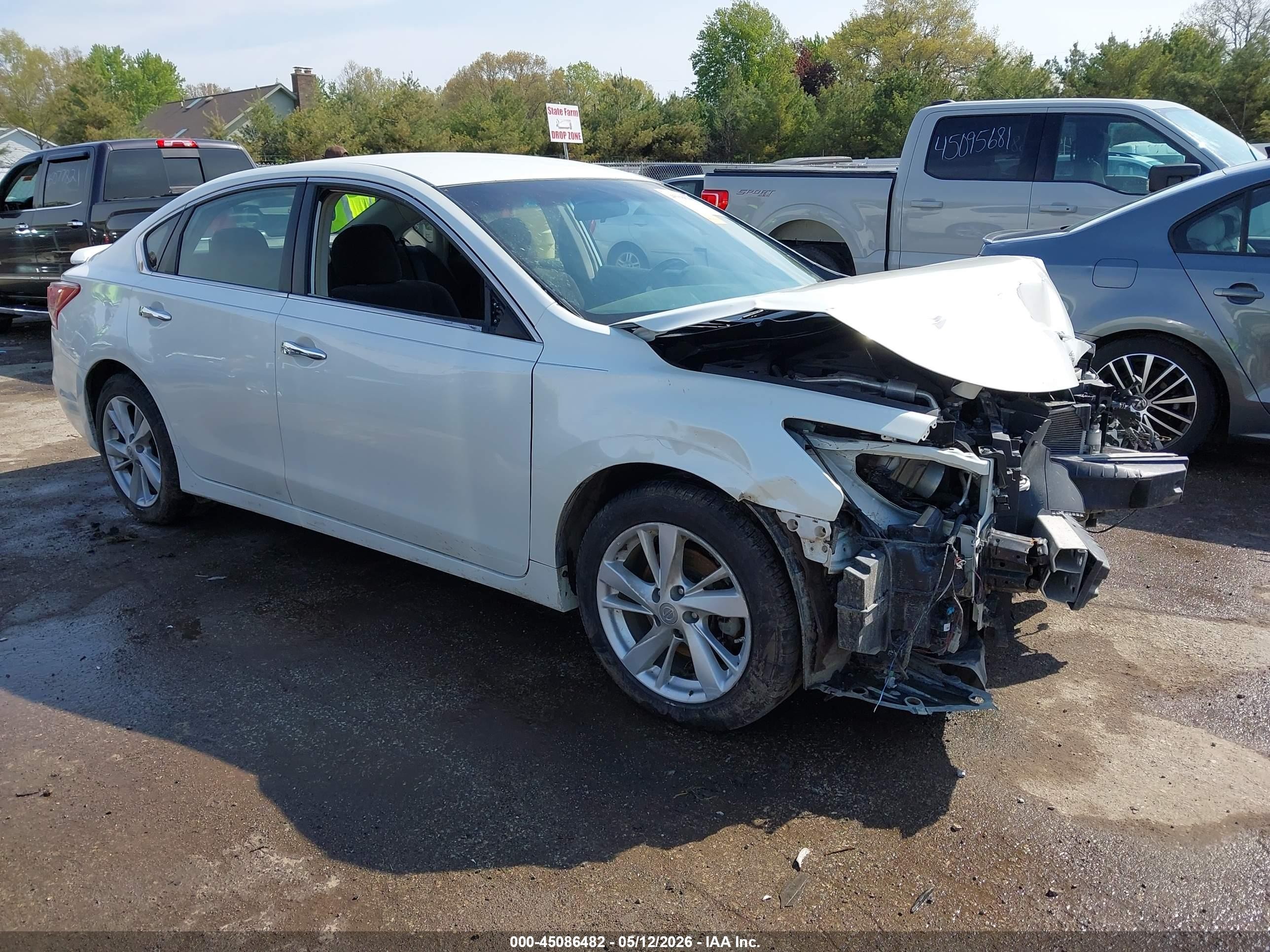 2013 Nissan Altima 2.5 Sv White vin: 1N4AL3AP4DC183583