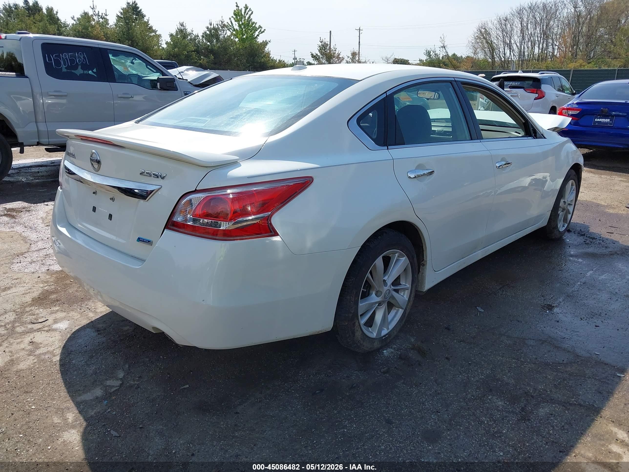 2013 Nissan Altima 2.5 Sv White vin: 1N4AL3AP4DC183583