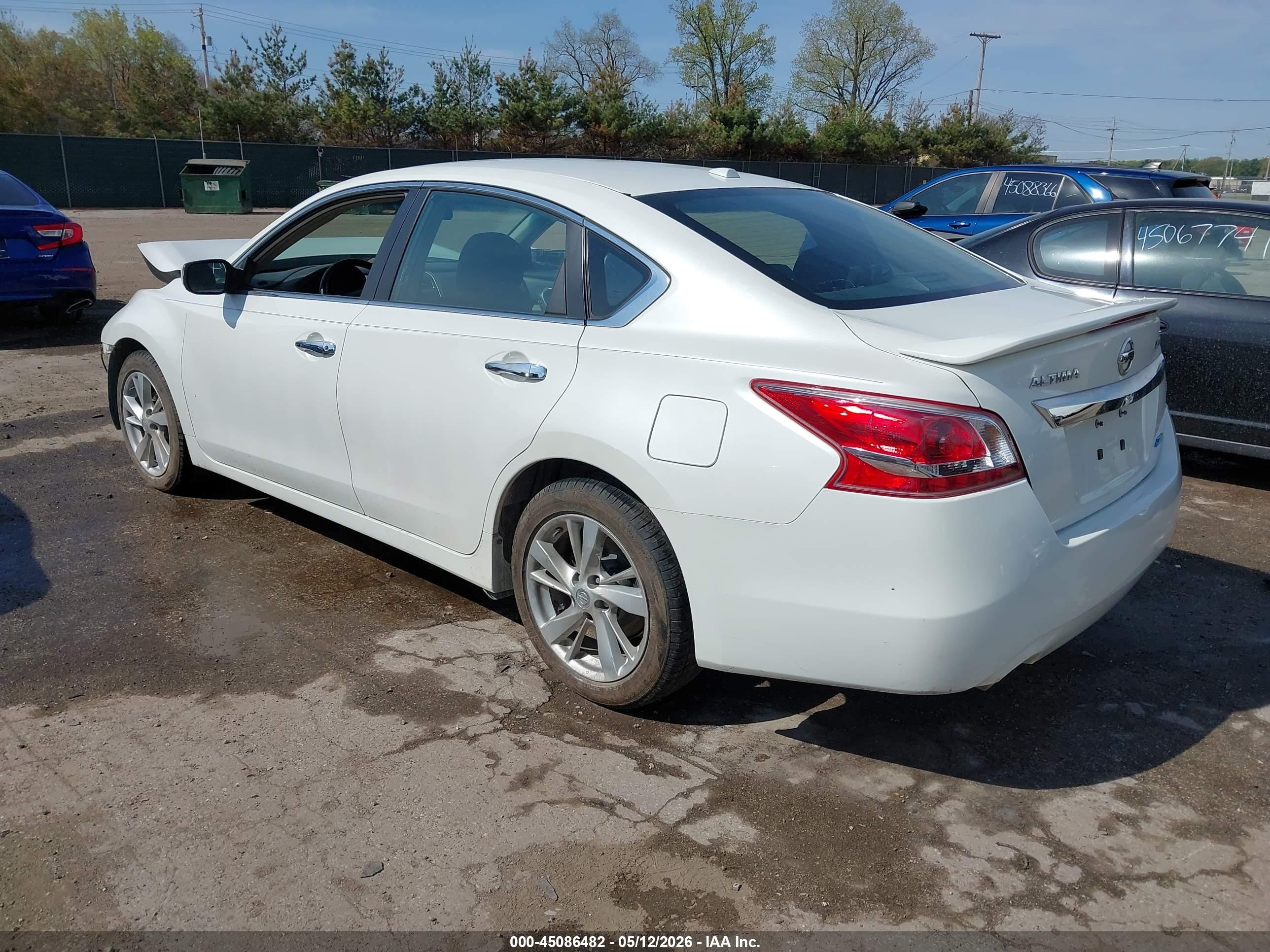 2013 Nissan Altima 2.5 Sv White vin: 1N4AL3AP4DC183583