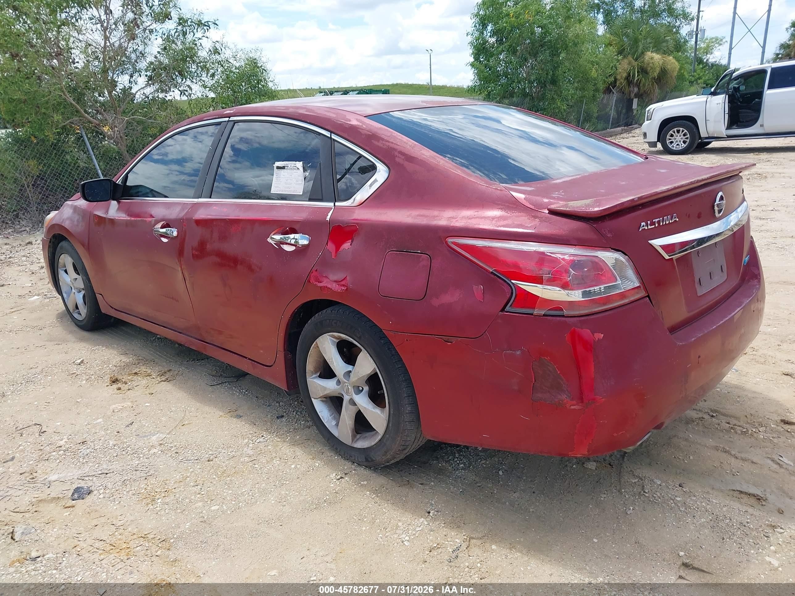 2013 Nissan Altima 2.5 S Red vin: 1N4AL3AP4DC225279