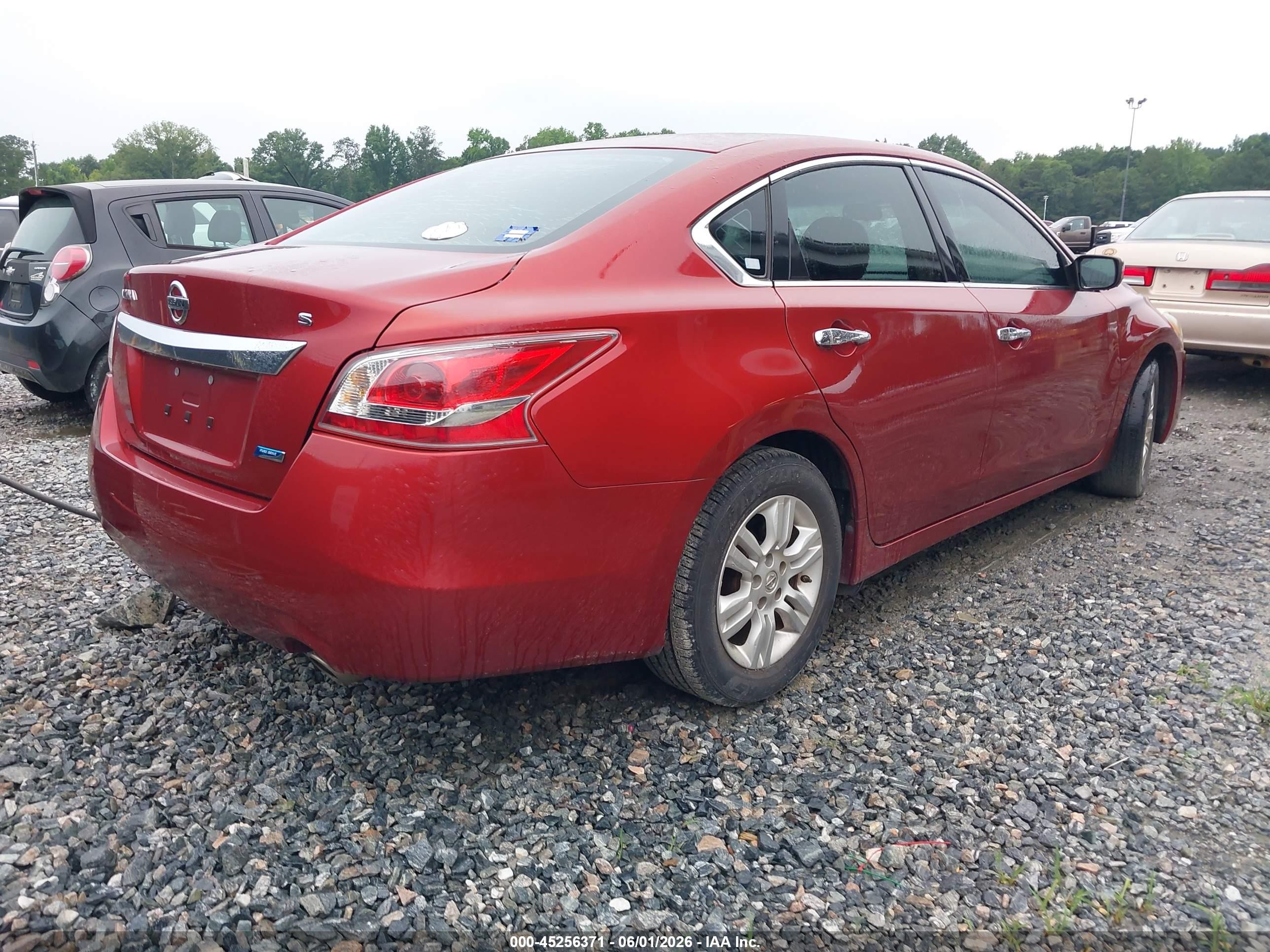 2013 Nissan Altima 2.5 S Red vin: 1N4AL3AP4DC246763