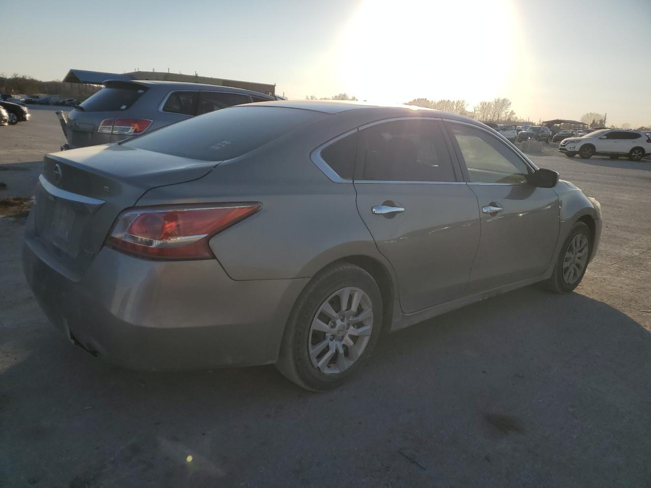 2013 Nissan Altima 2.5 Gold vin: 1N4AL3AP4DC250179