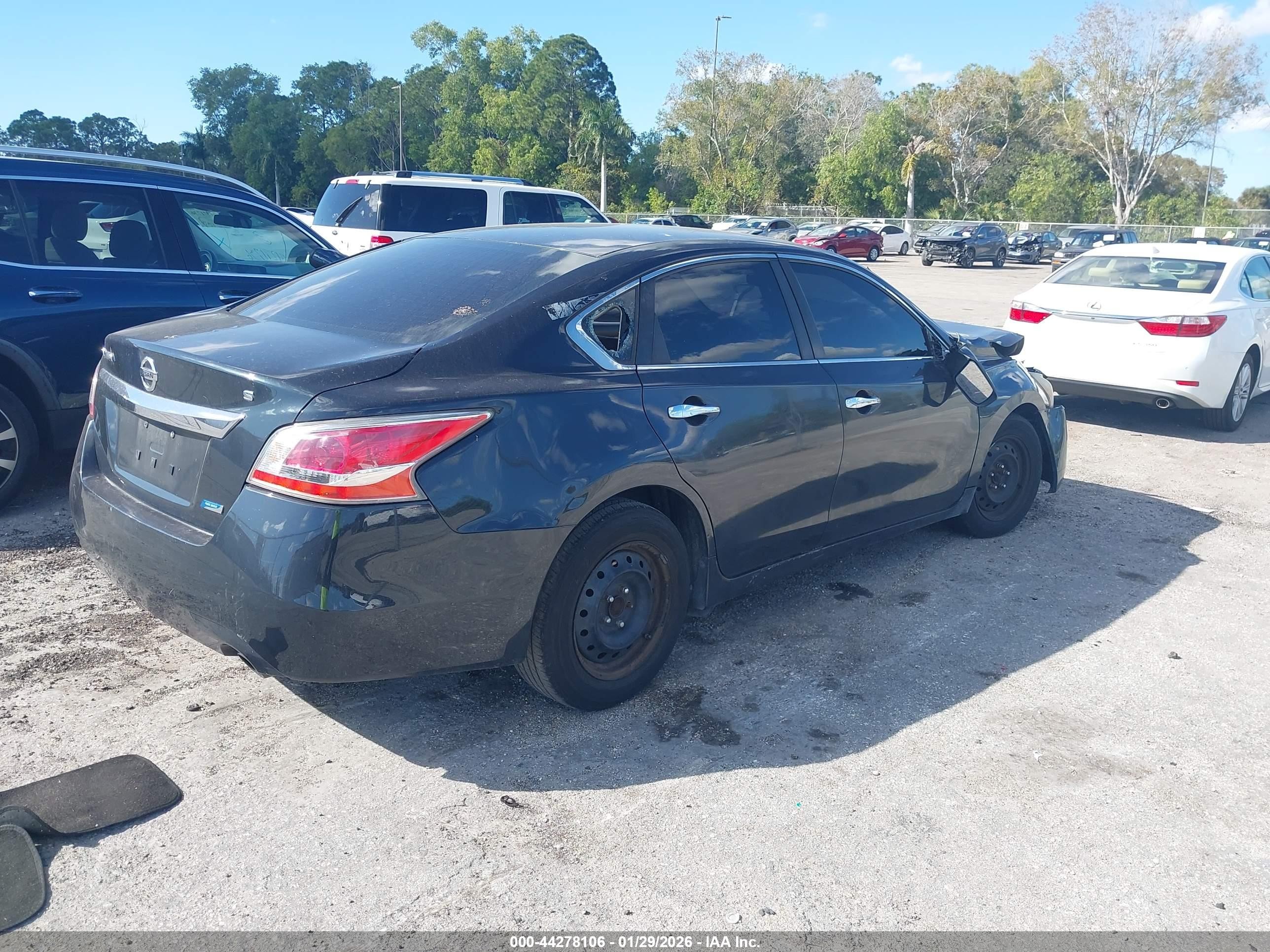 2013 Nissan Altima 2.5 S Dark Blue vin: 1N4AL3AP4DC902010