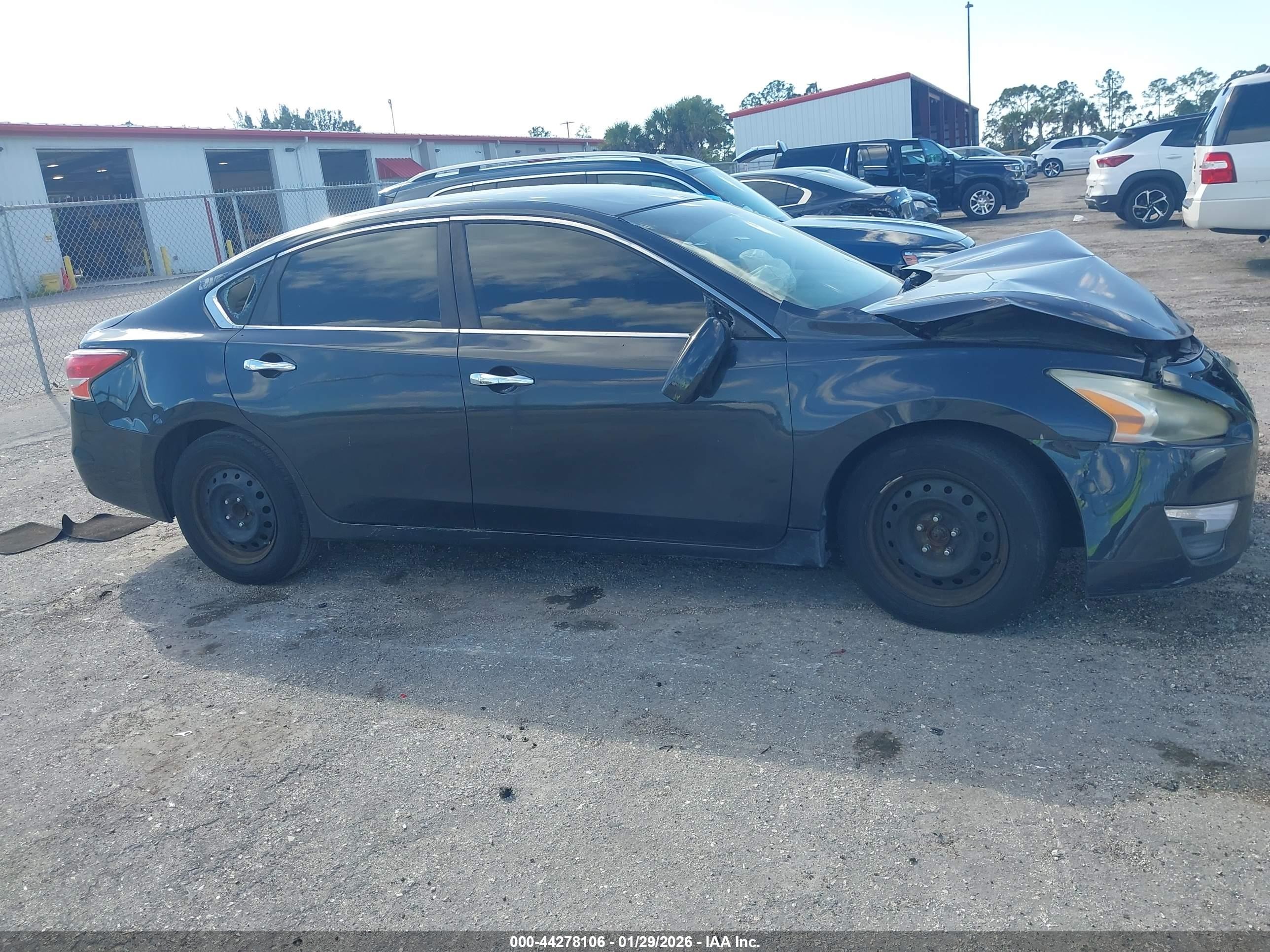 2013 Nissan Altima 2.5 S Dark Blue vin: 1N4AL3AP4DC902010