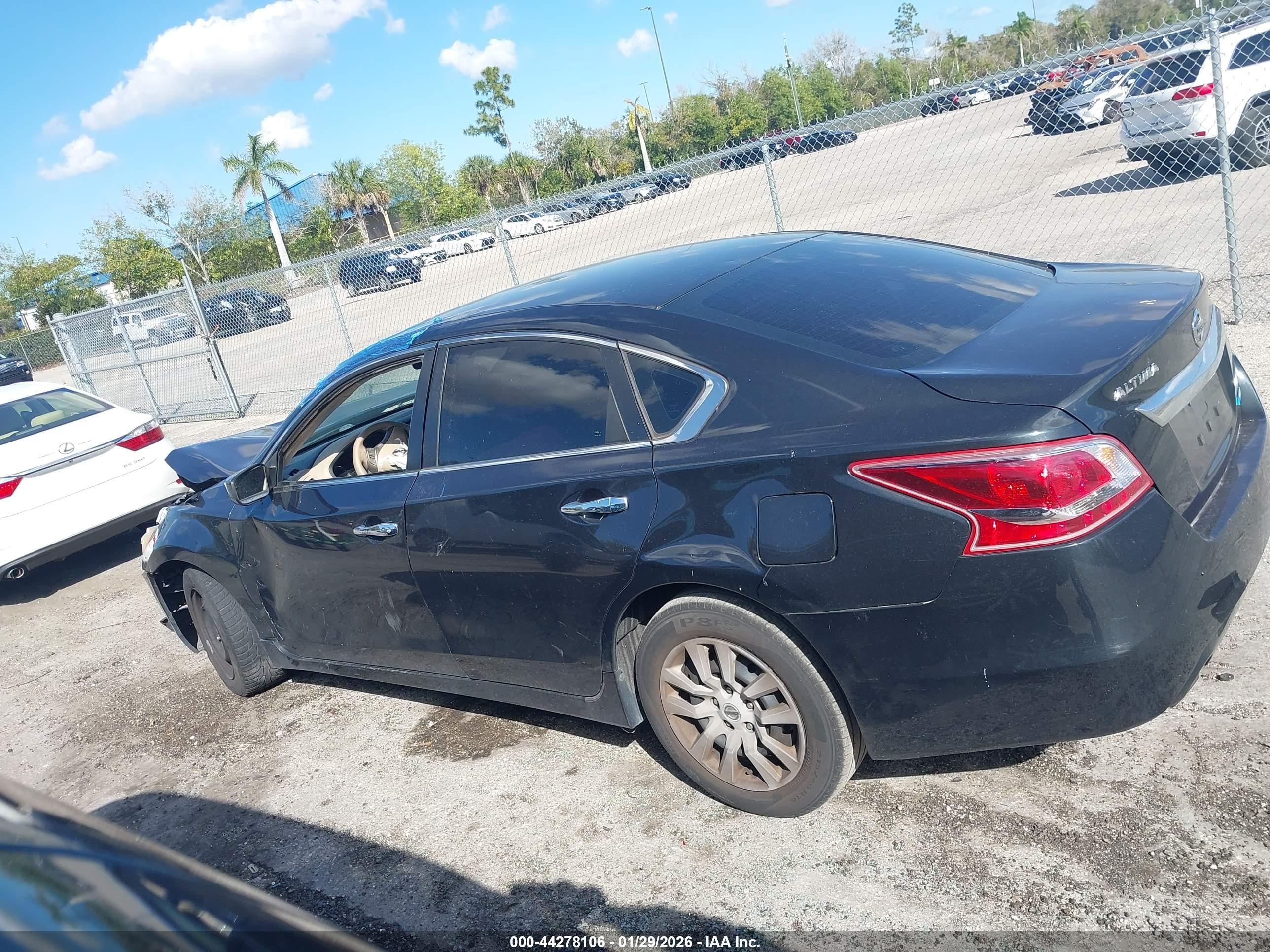 2013 Nissan Altima 2.5 S Dark Blue vin: 1N4AL3AP4DC902010