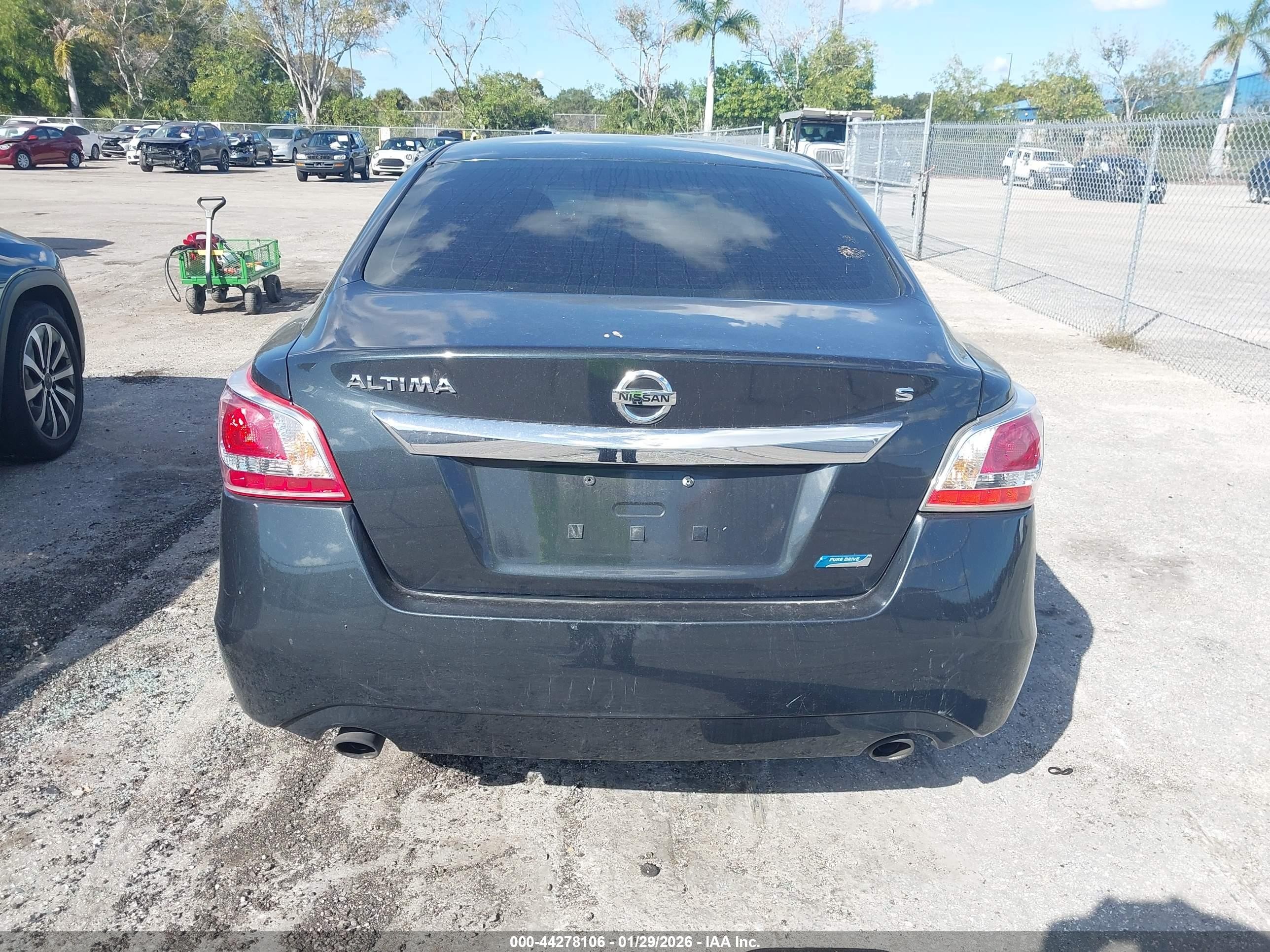 2013 Nissan Altima 2.5 S Dark Blue vin: 1N4AL3AP4DC902010