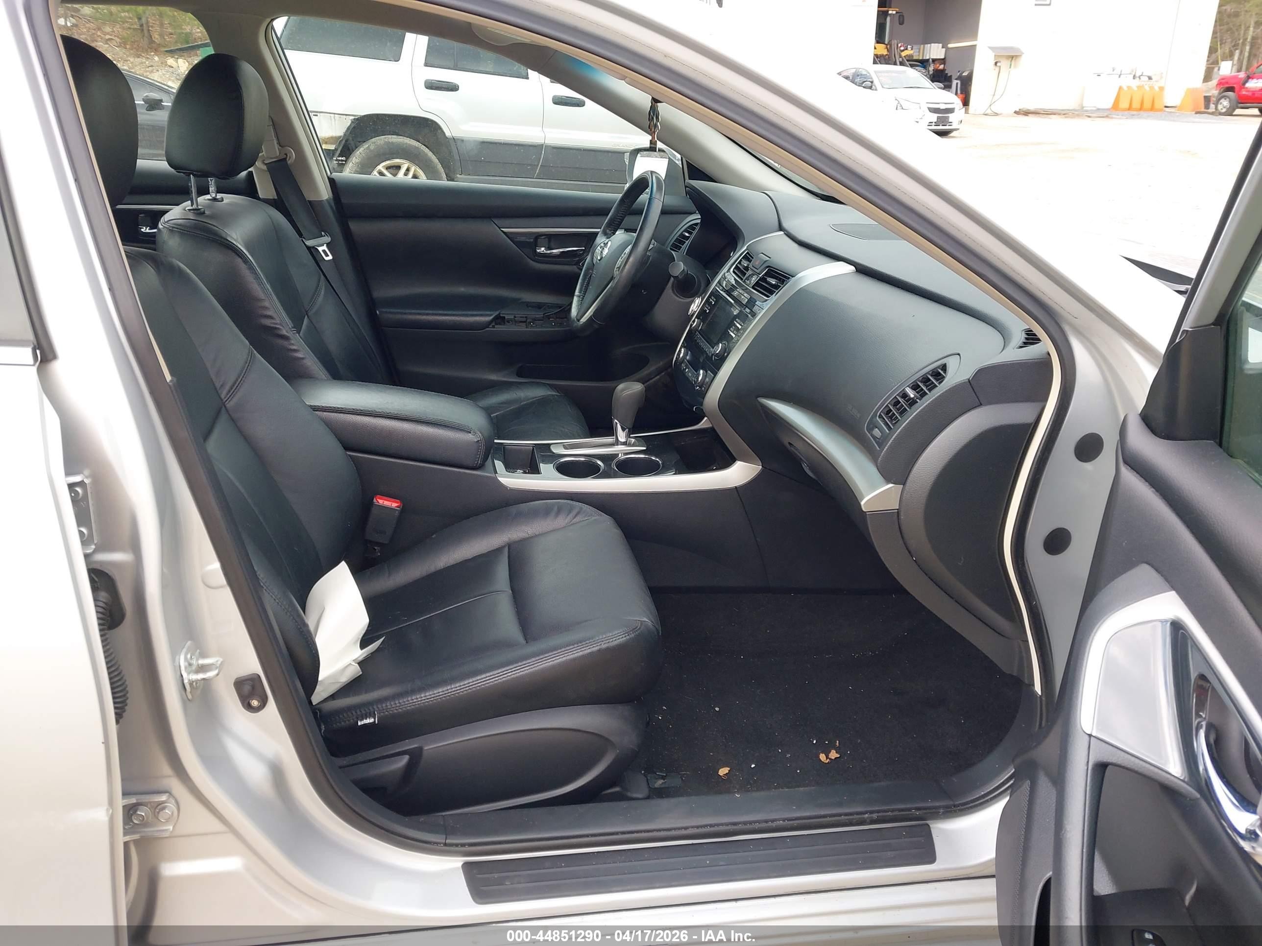 2013 Nissan Altima 2.5 Sv Серебряный vin: 1N4AL3AP4DN423588