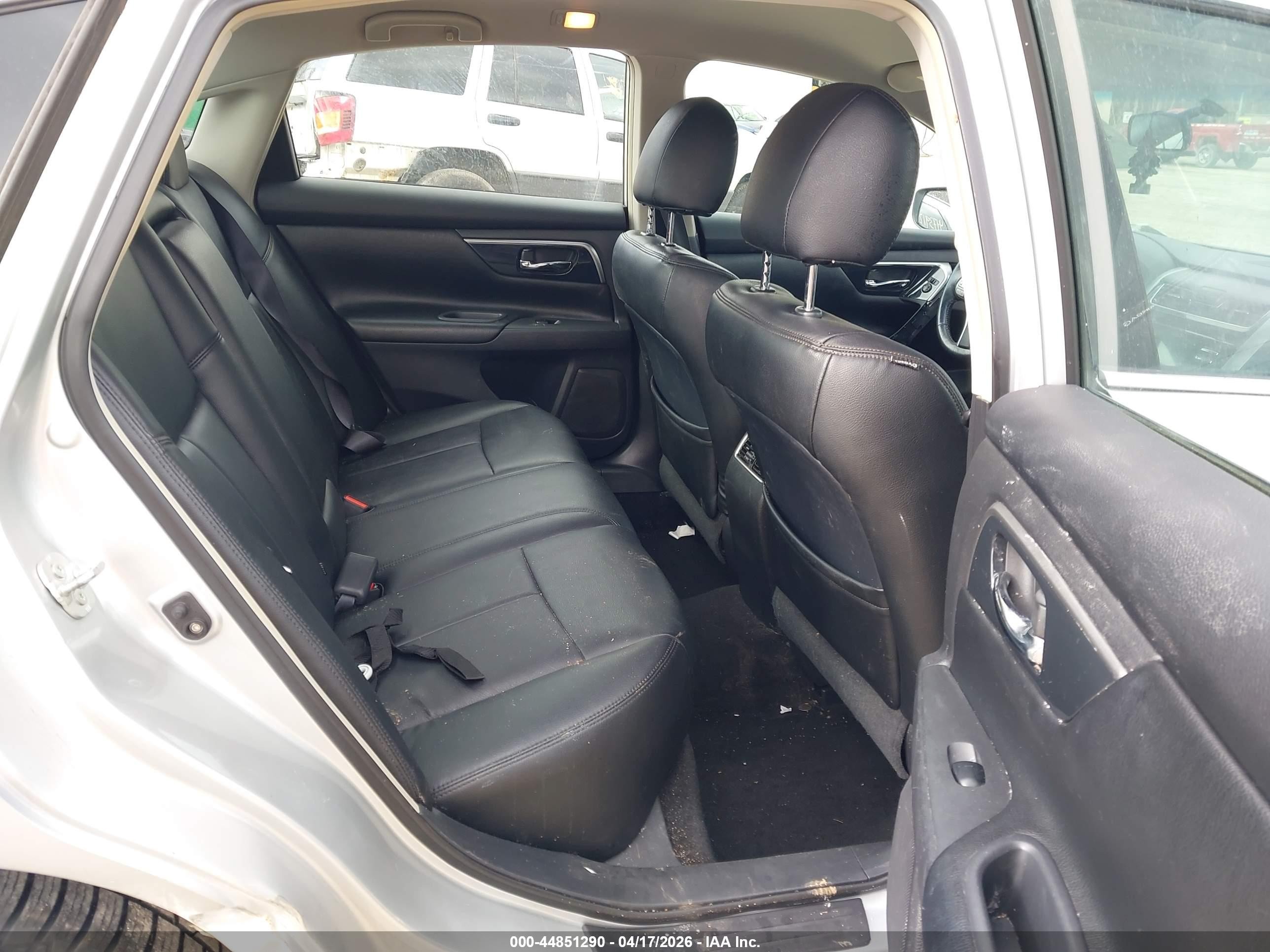 2013 Nissan Altima 2.5 Sv Серебряный vin: 1N4AL3AP4DN423588