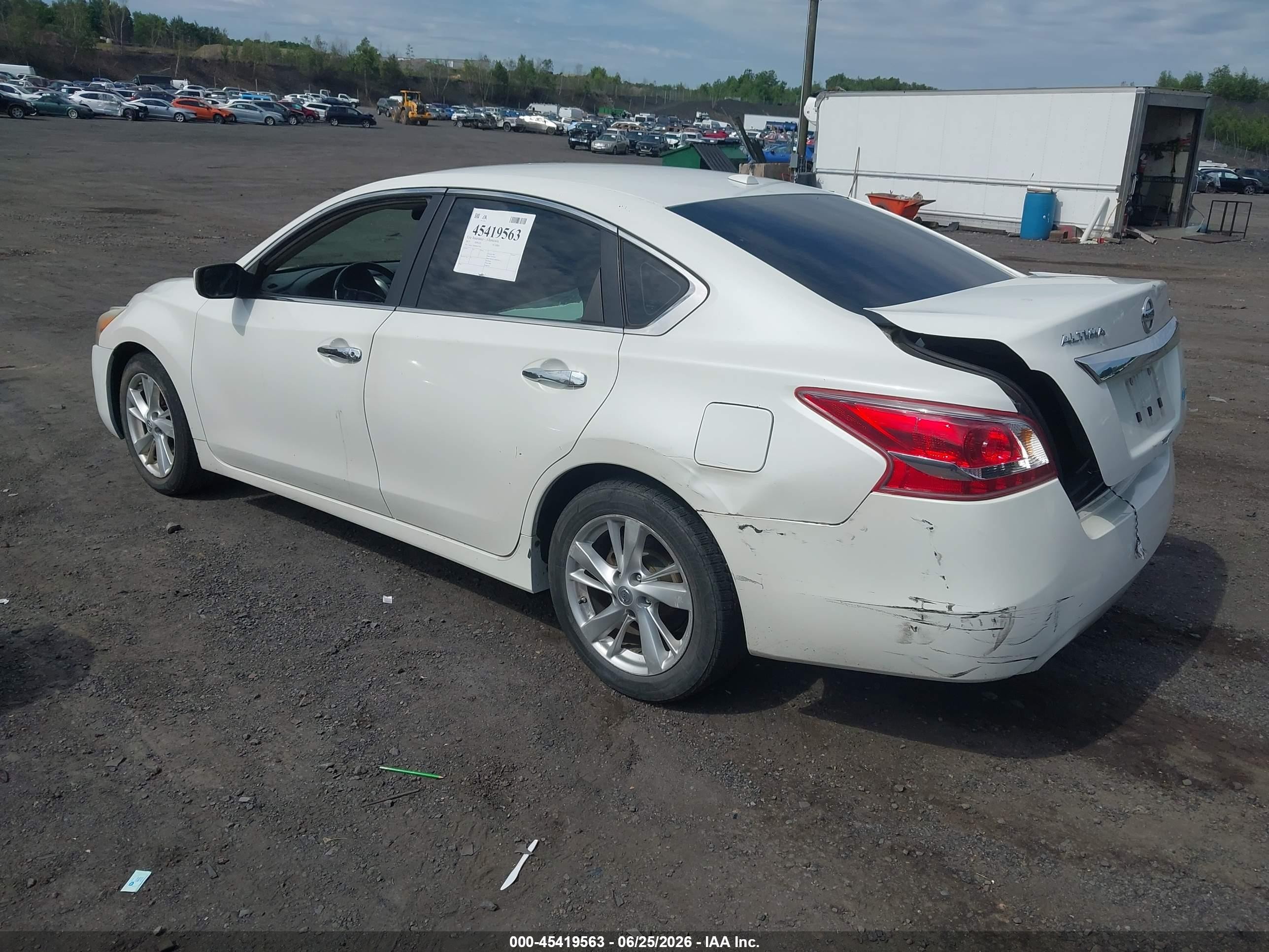 2013 Nissan Altima 2.5 Sv White vin: 1N4AL3AP4DN427916