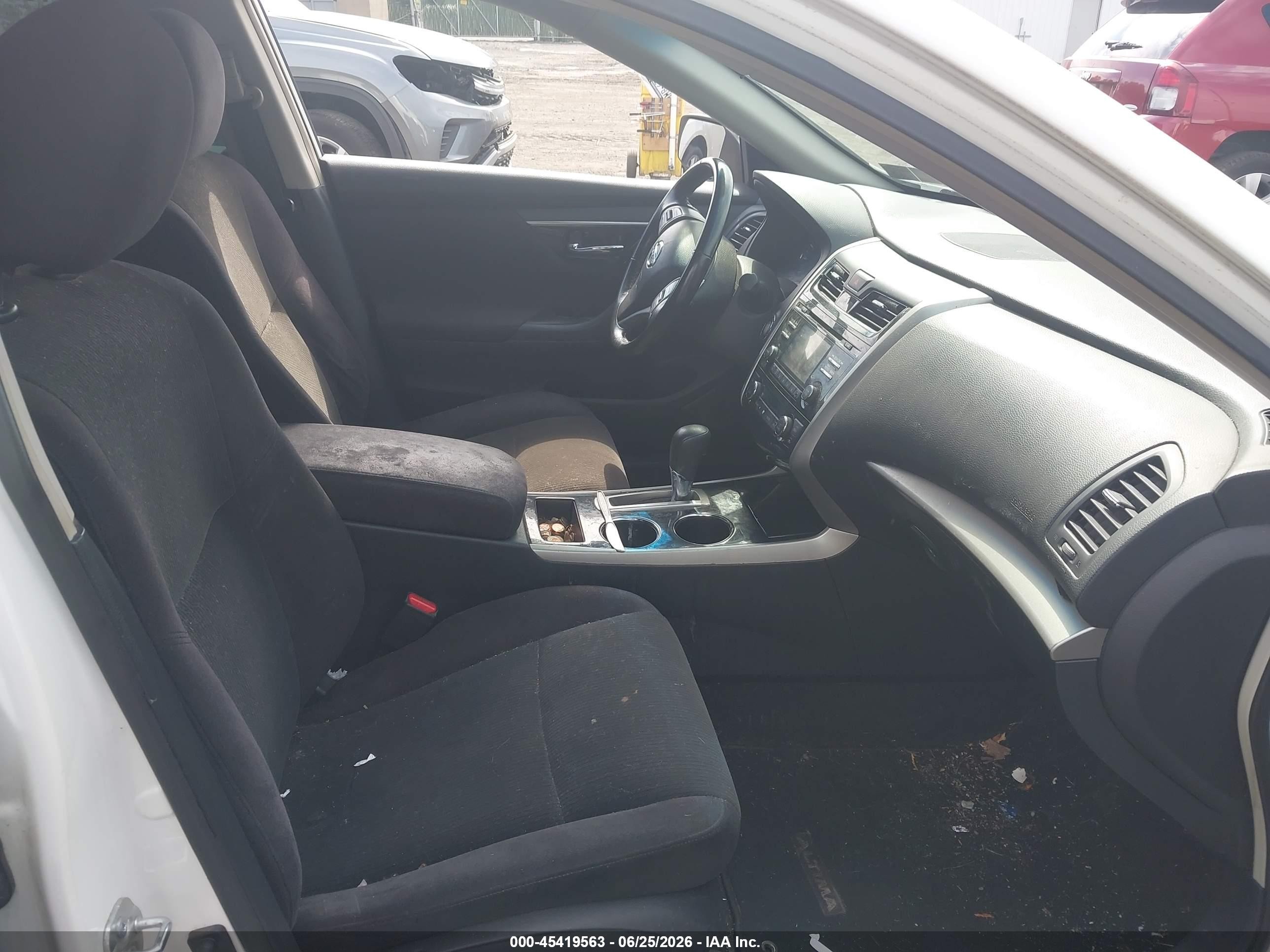 2013 Nissan Altima 2.5 Sv White vin: 1N4AL3AP4DN427916