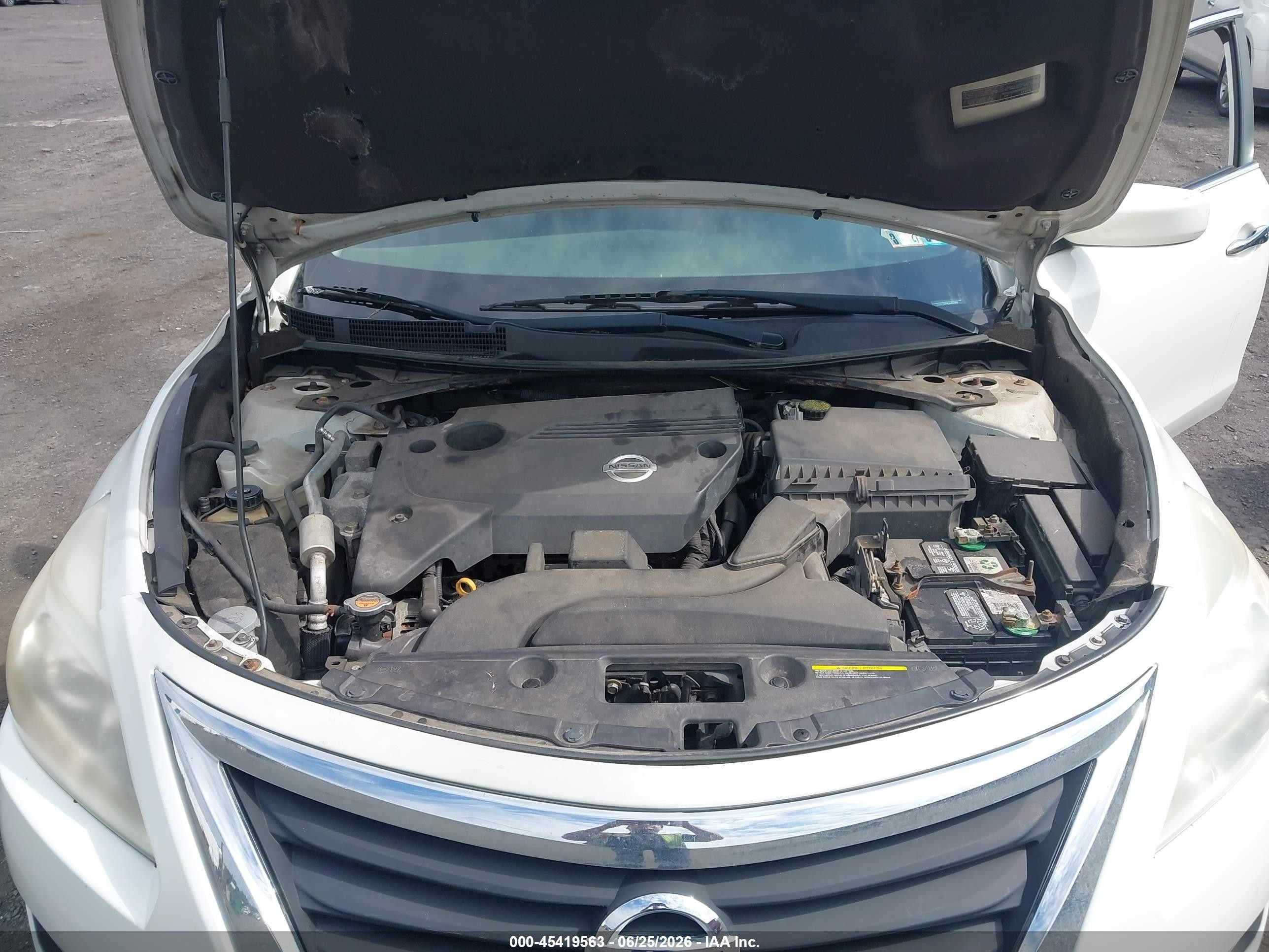 2013 Nissan Altima 2.5 Sv White vin: 1N4AL3AP4DN427916