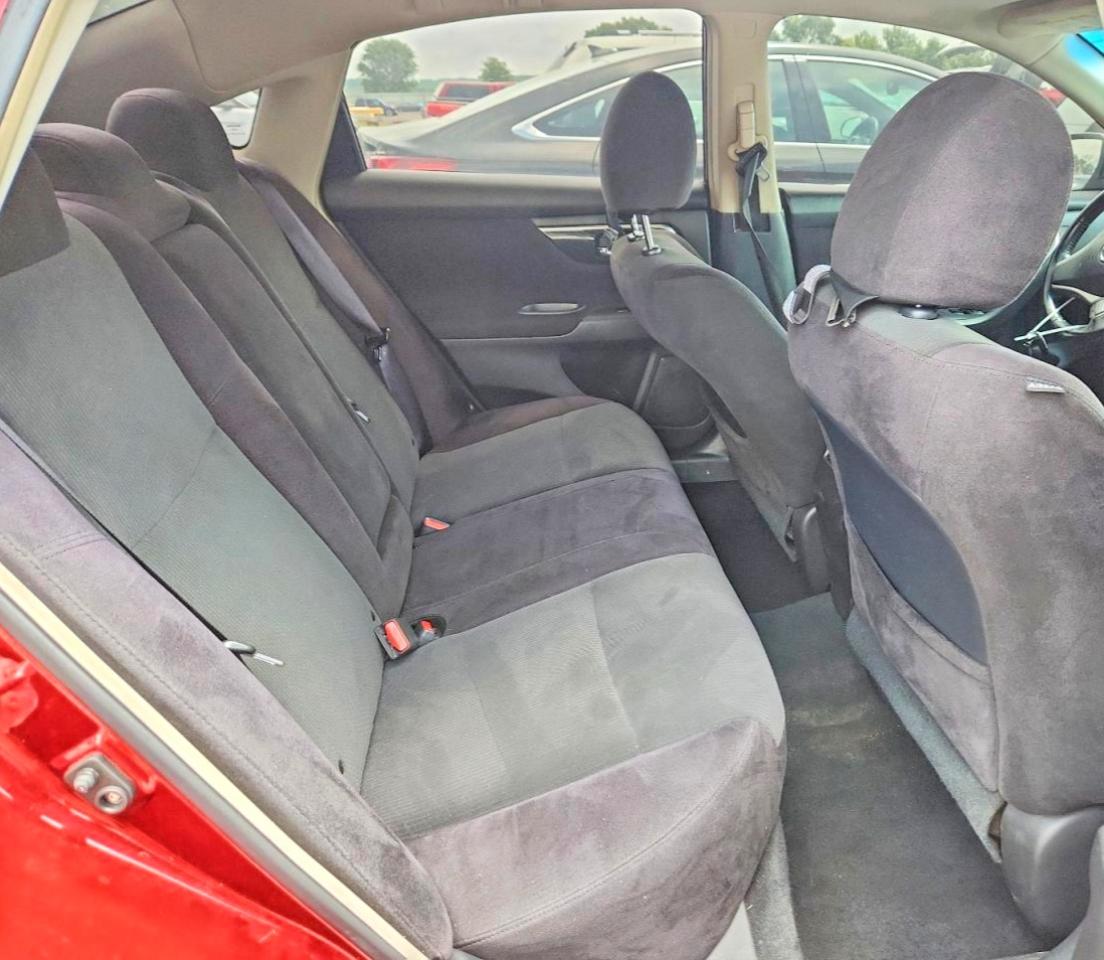 2013 Nissan Altima 2.5 Red vin: 1N4AL3AP4DN436874