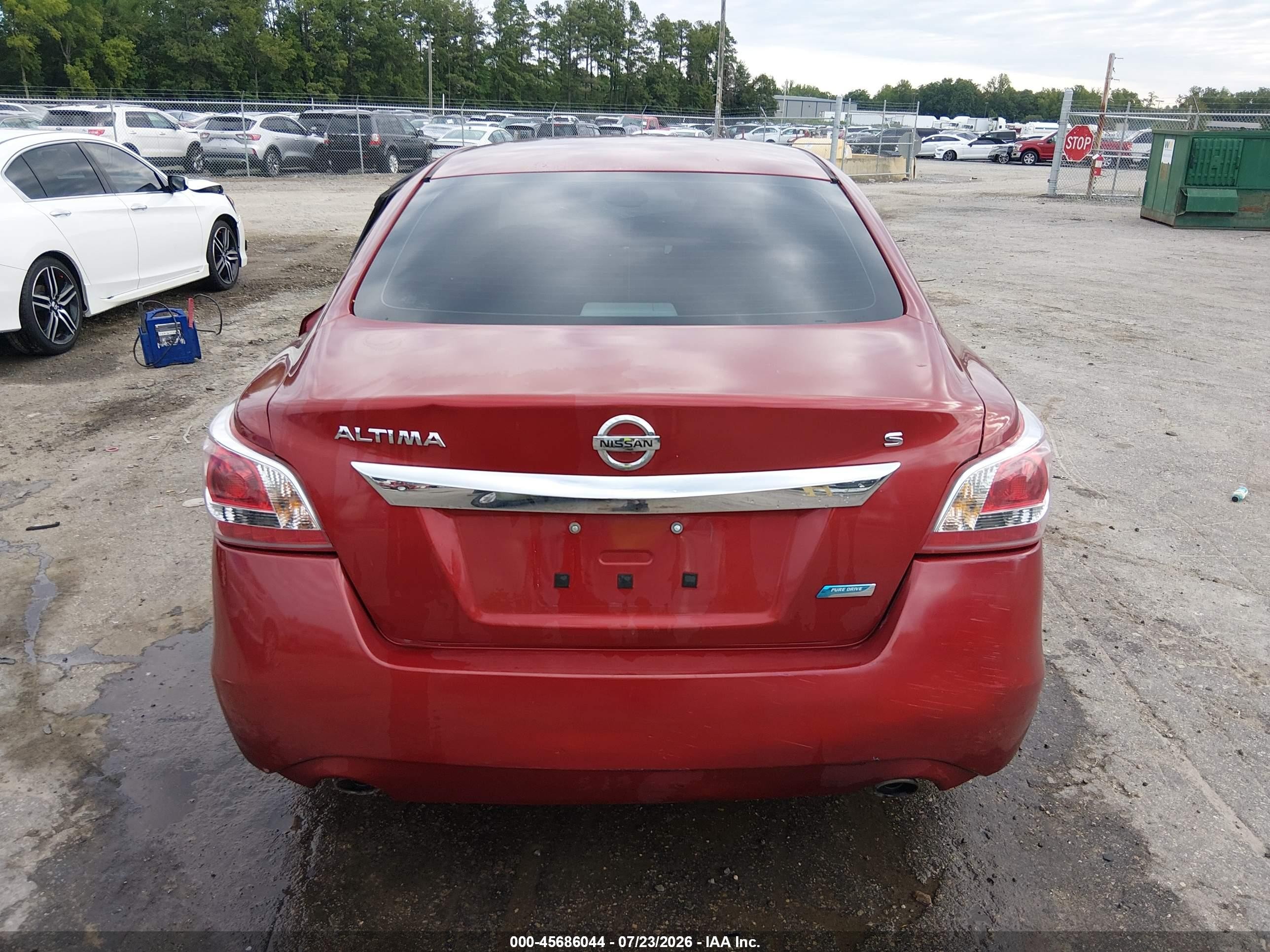 2013 Nissan Altima 2.5 S Red vin: 1N4AL3AP4DN453318
