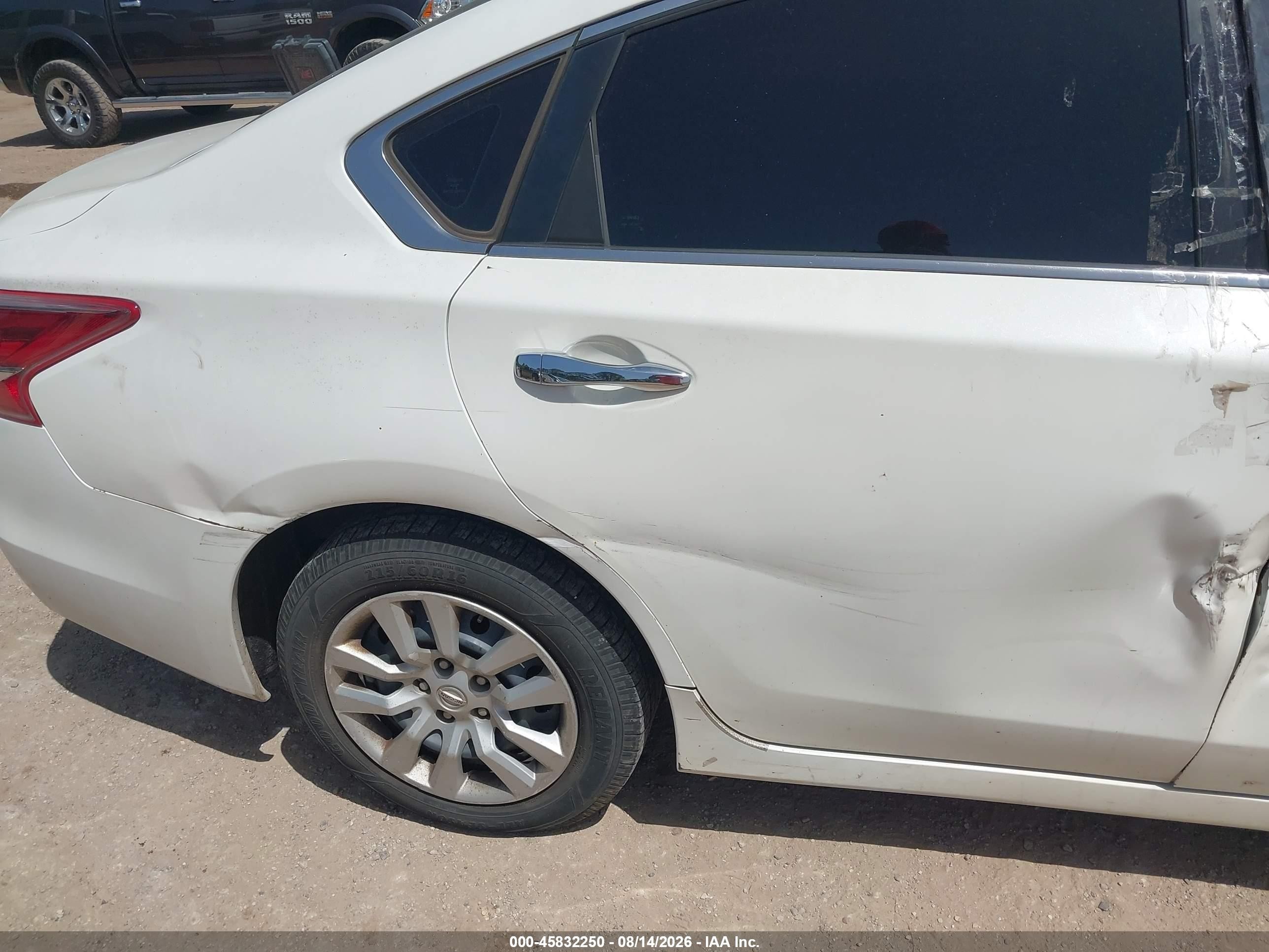 2013 Nissan Altima 2.5 S Белый vin: 1N4AL3AP4DN515459