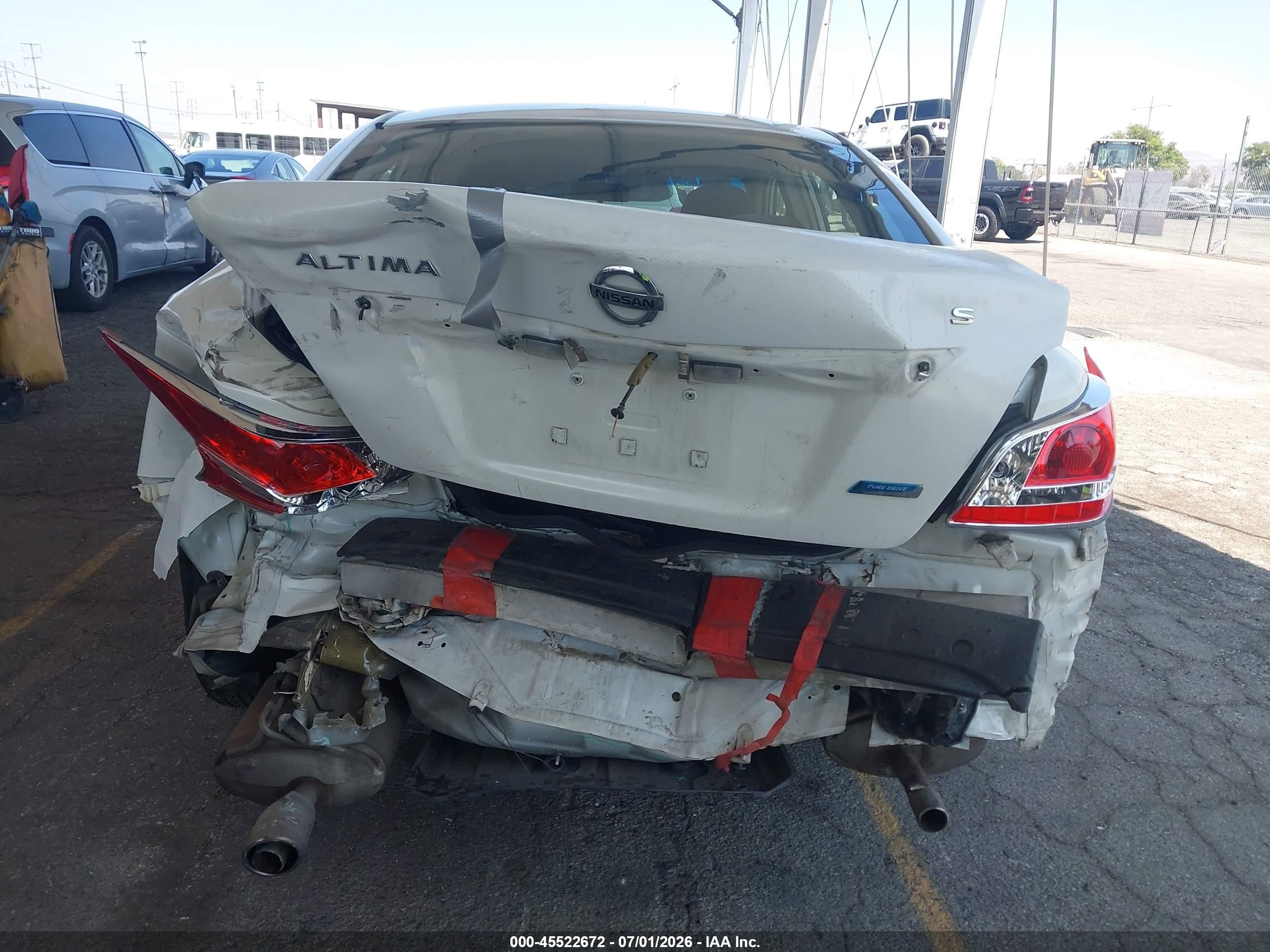2013 Nissan Altima 2.5 S White vin: 1N4AL3AP4DN532021