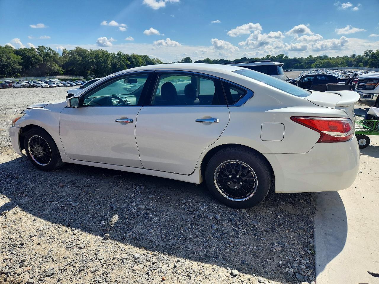 2013 Nissan Altima 2.5 White vin: 1N4AL3AP4DN549837