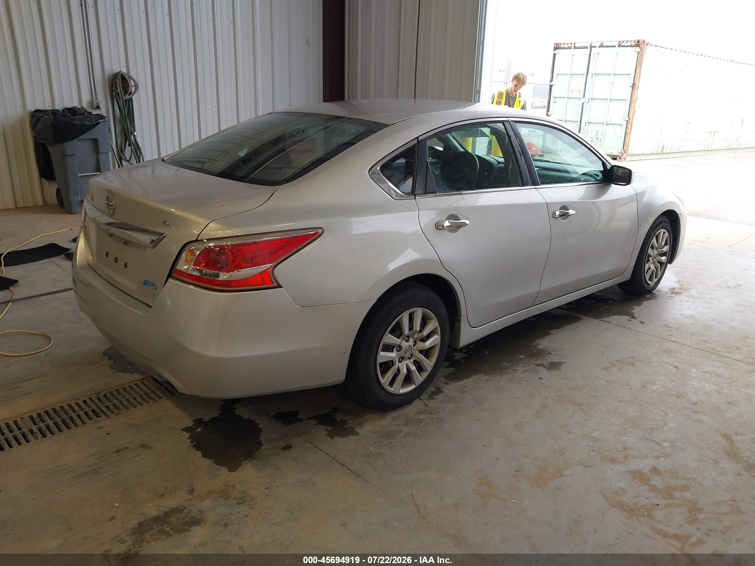 2013 Nissan Altima 2.5 S Silver vin: 1N4AL3AP4DN555976