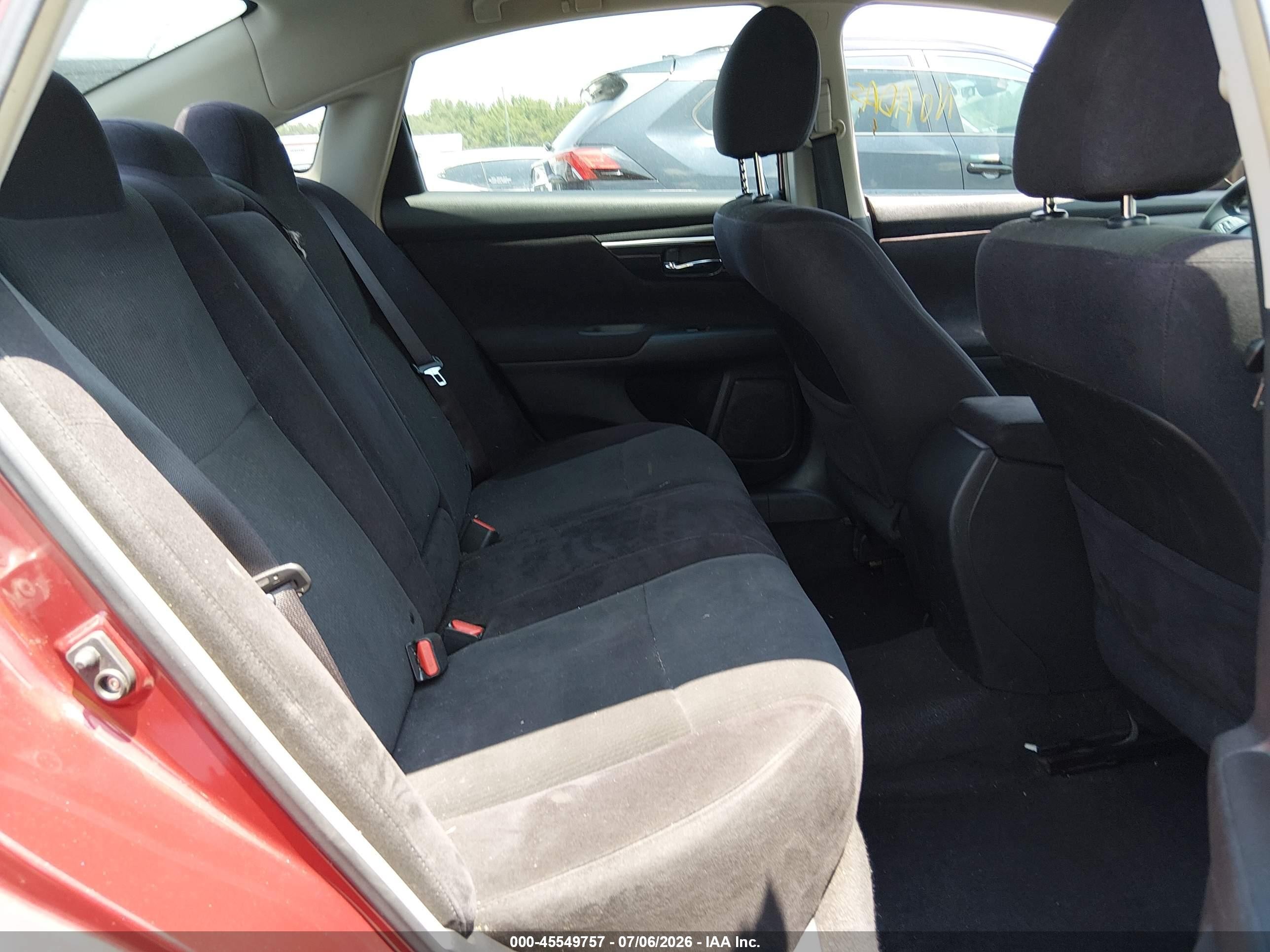 2013 Nissan Altima 2.5 S Red vin: 1N4AL3AP4DN563155