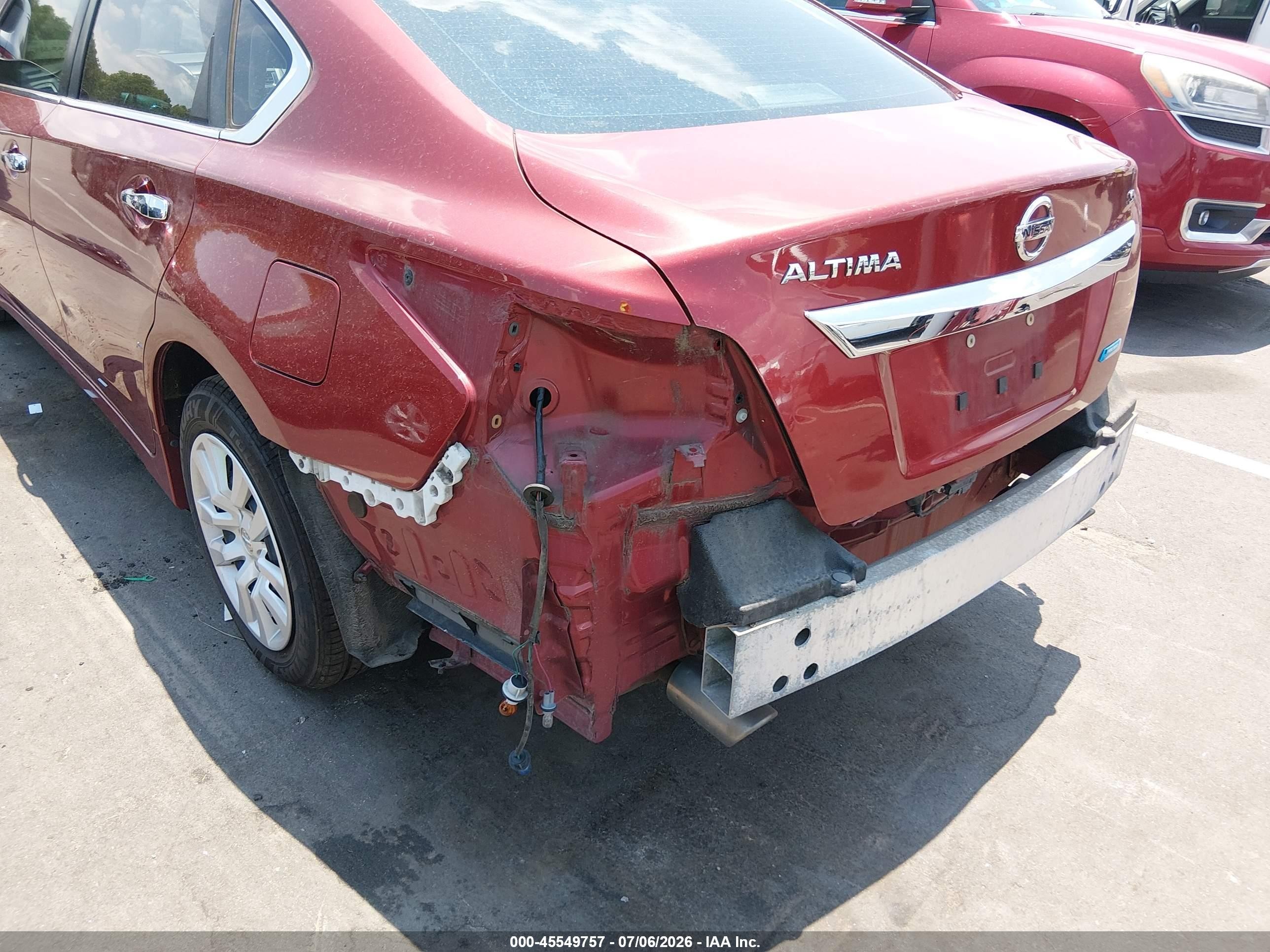 2013 Nissan Altima 2.5 S Red vin: 1N4AL3AP4DN563155