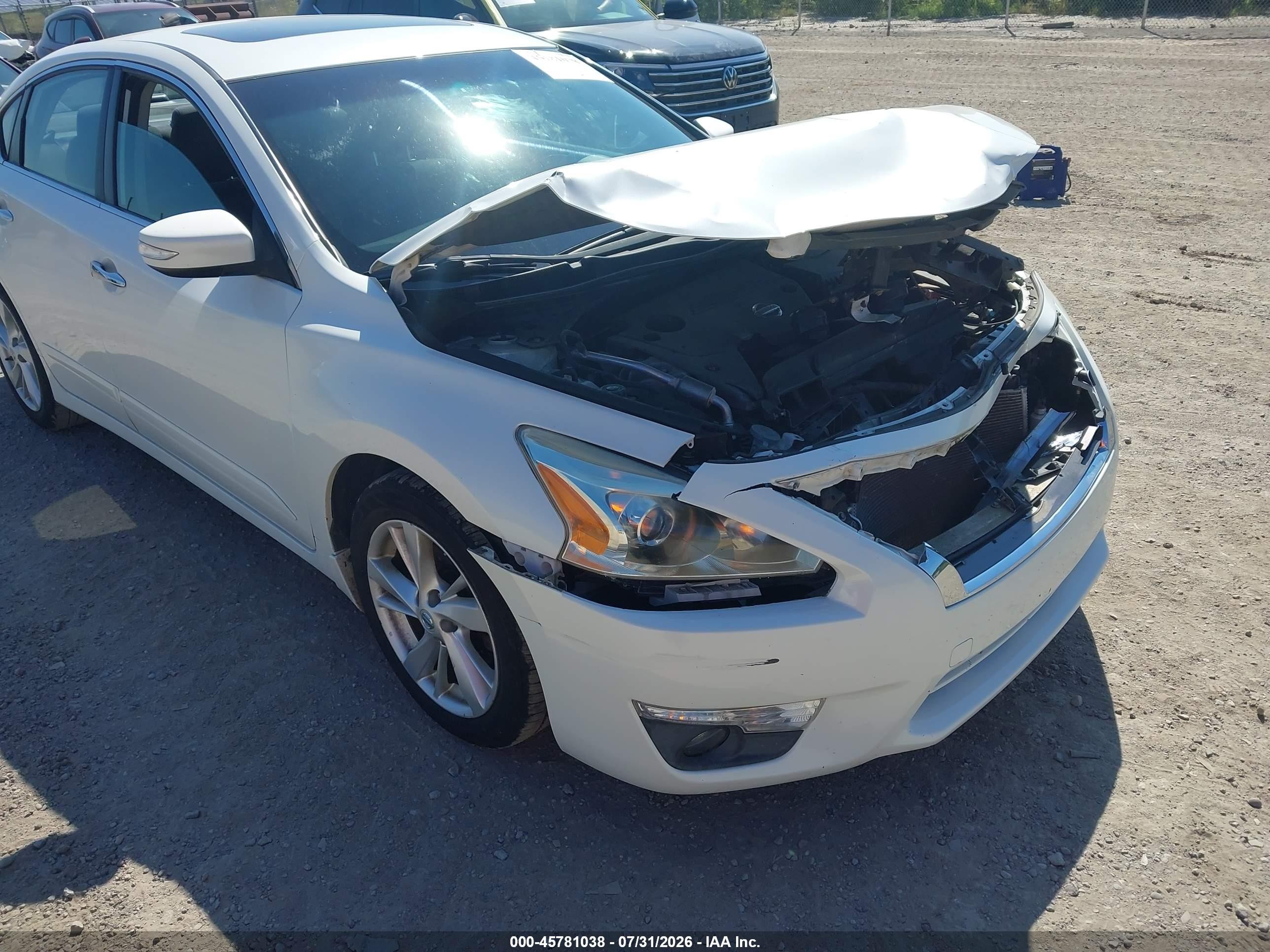 2014 Nissan Altima 2.5/s/sv/sl Белый vin: 1N4AL3AP4EC105581