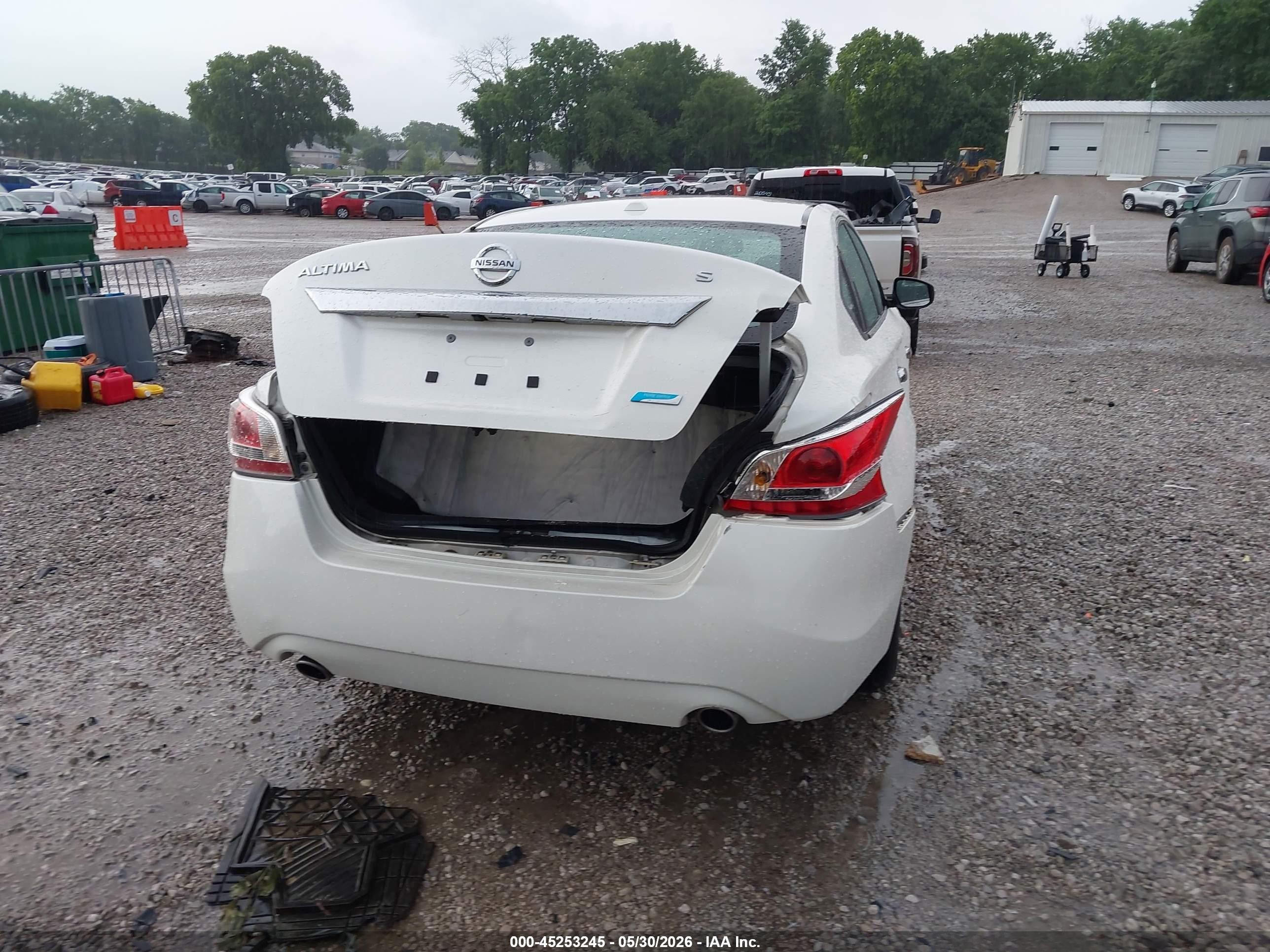 2014 Nissan Altima 2.5 Sv White vin: 1N4AL3AP4EC117116