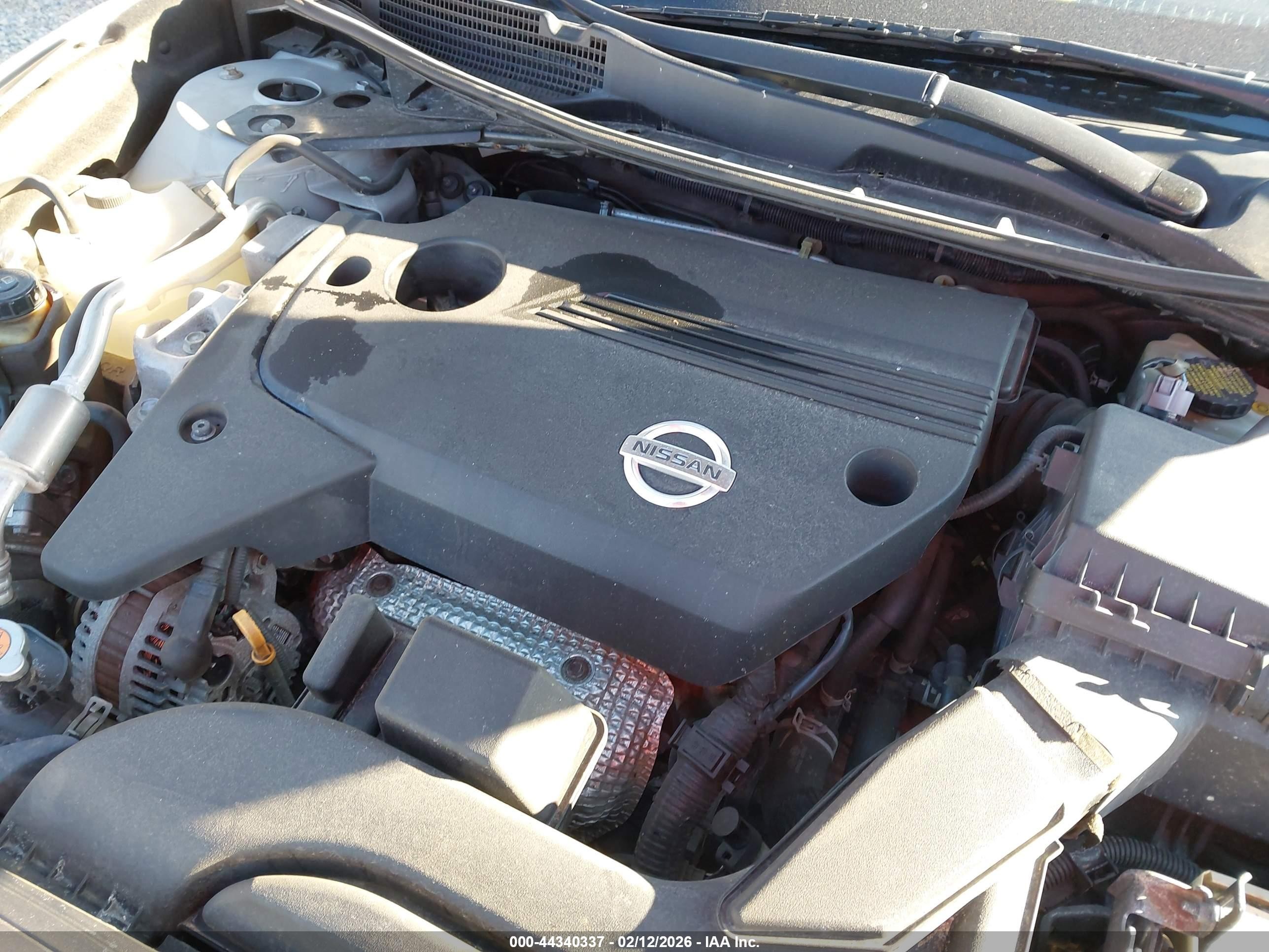 2014 Nissan Altima 2.5 S Silver vin: 1N4AL3AP4EC120260
