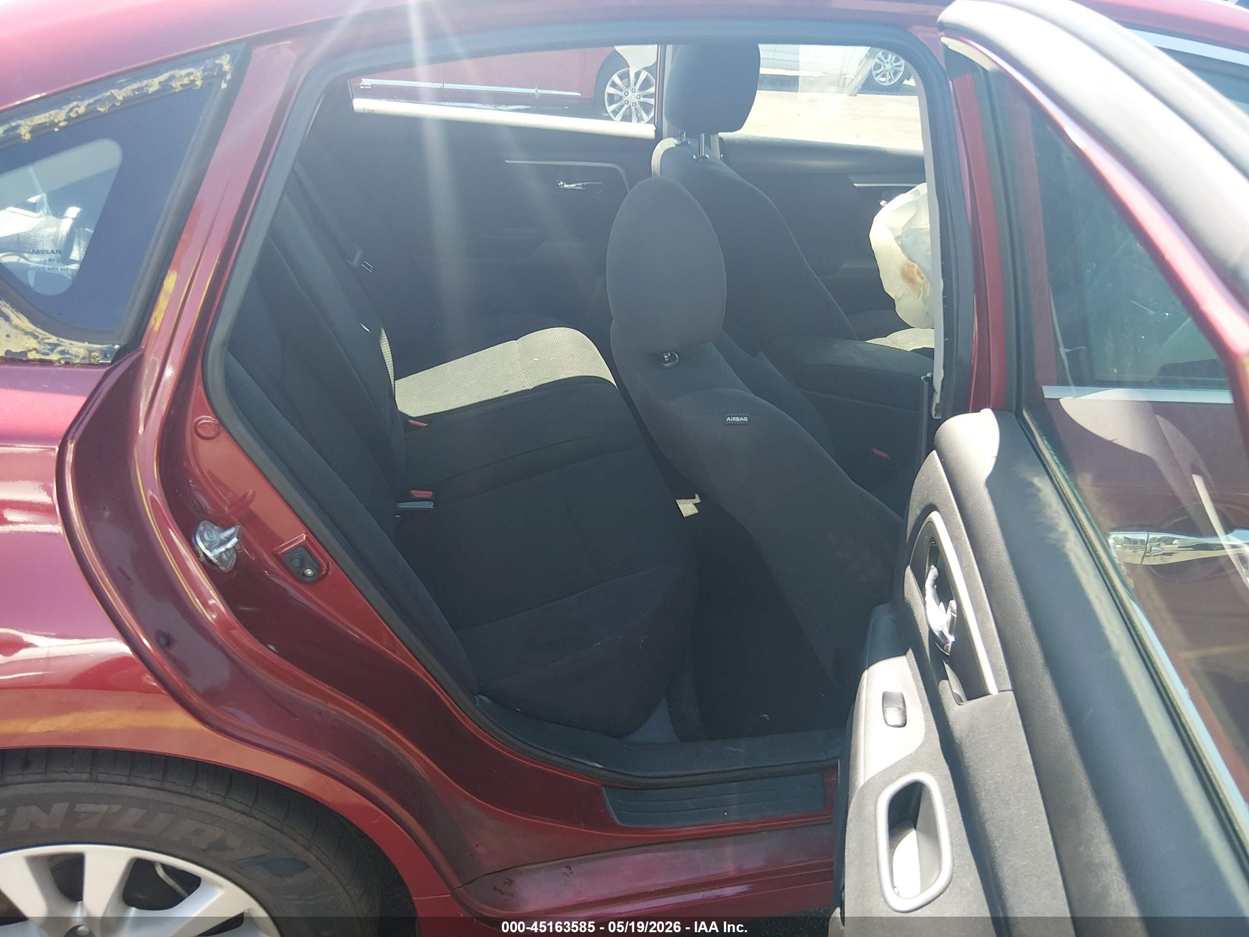 2014 Nissan Altima 2.5 S Red vin: 1N4AL3AP4EC131663