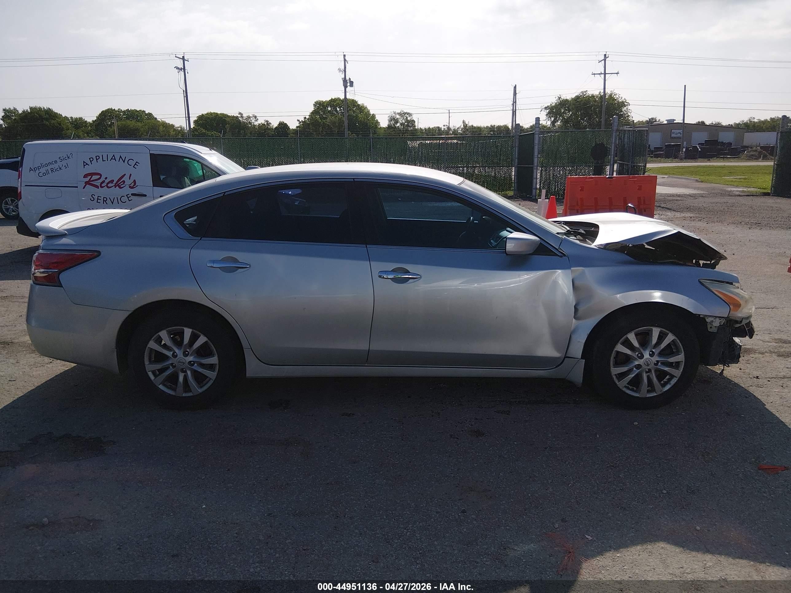 2014 Nissan Altima 2.5 S Silver vin: 1N4AL3AP4EC151444
